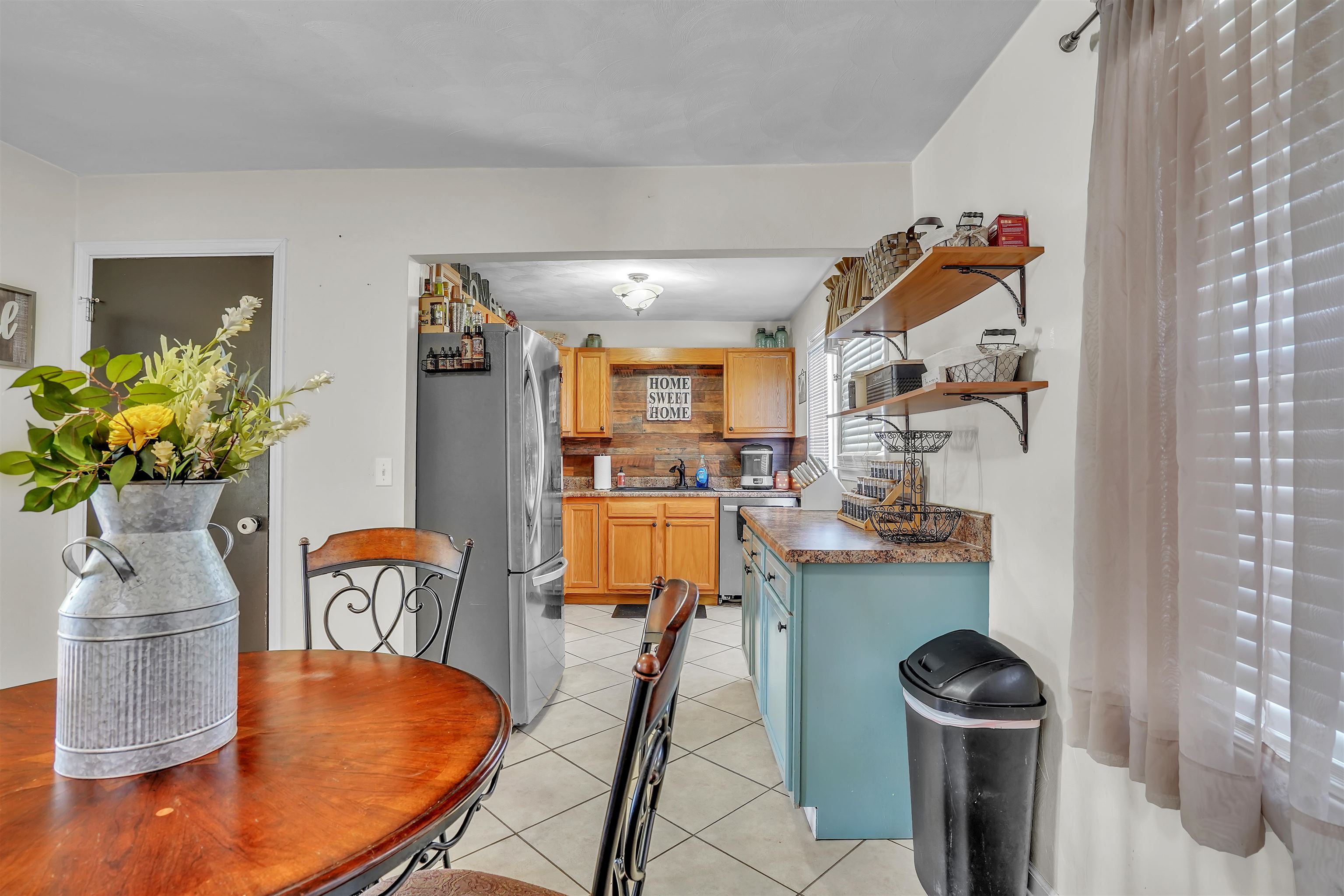 408 Hopkins Street Narrows VA 24124