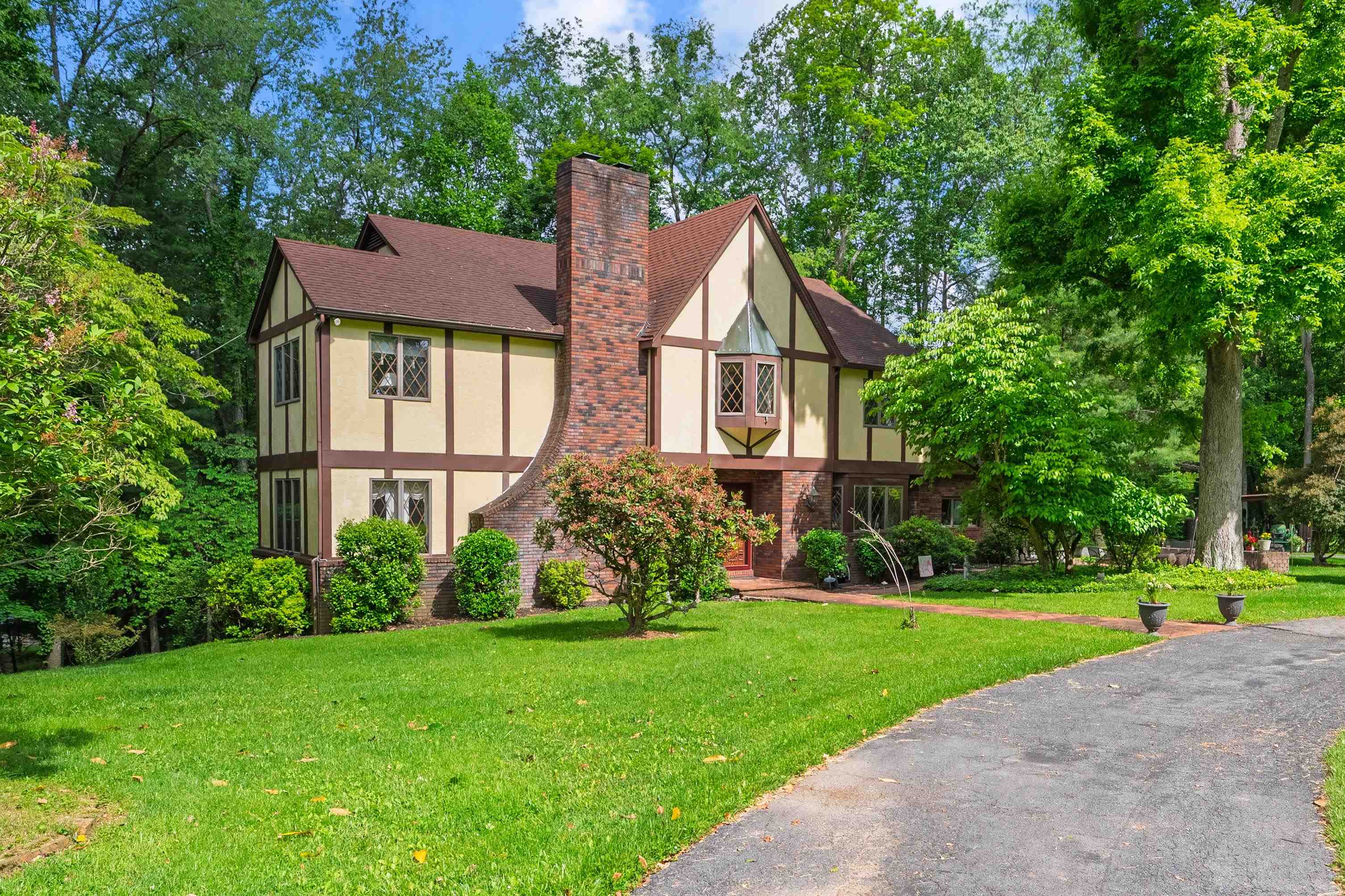 244 Robinhood Drive Marion VA 24354