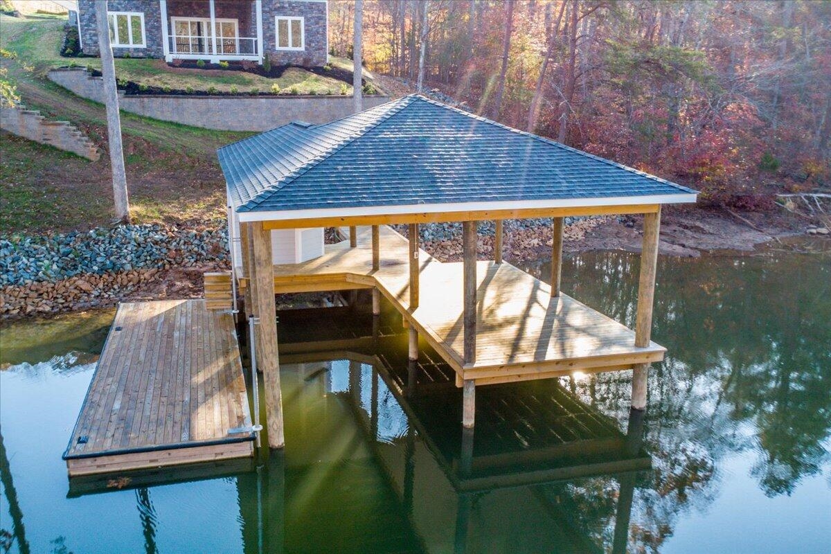172 Lakewatch Circle Moneta VA 24121