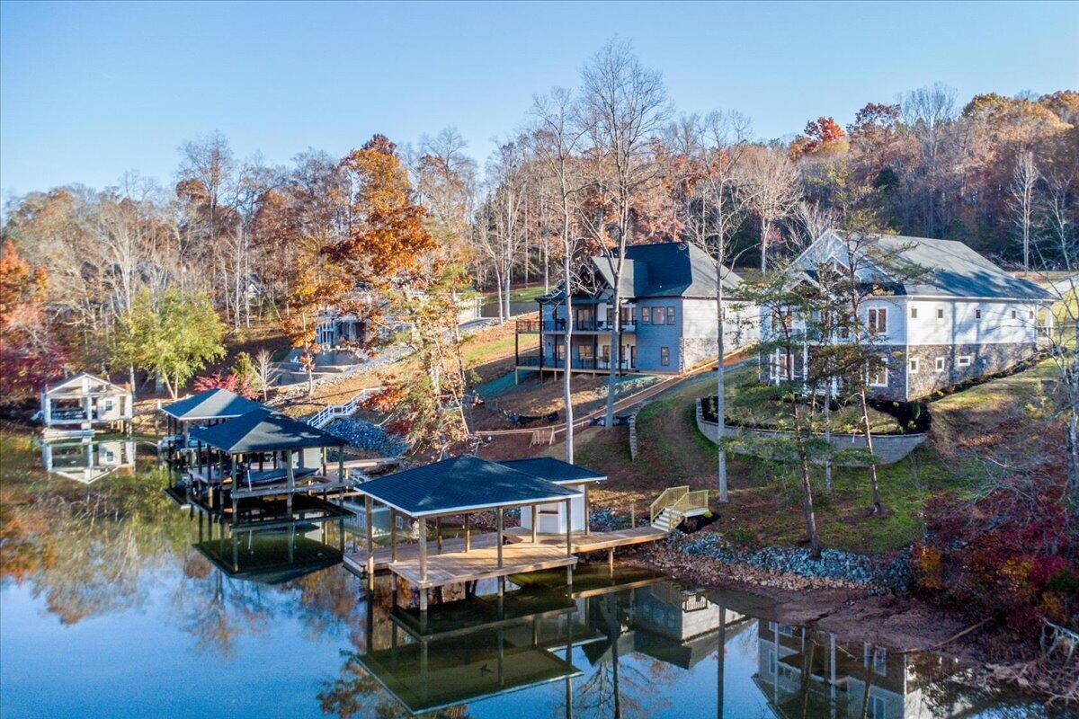172 Lakewatch Circle Moneta VA 24121