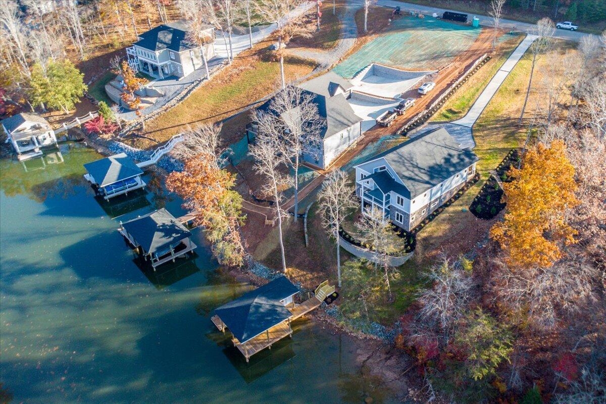 172 Lakewatch Circle Moneta VA 24121