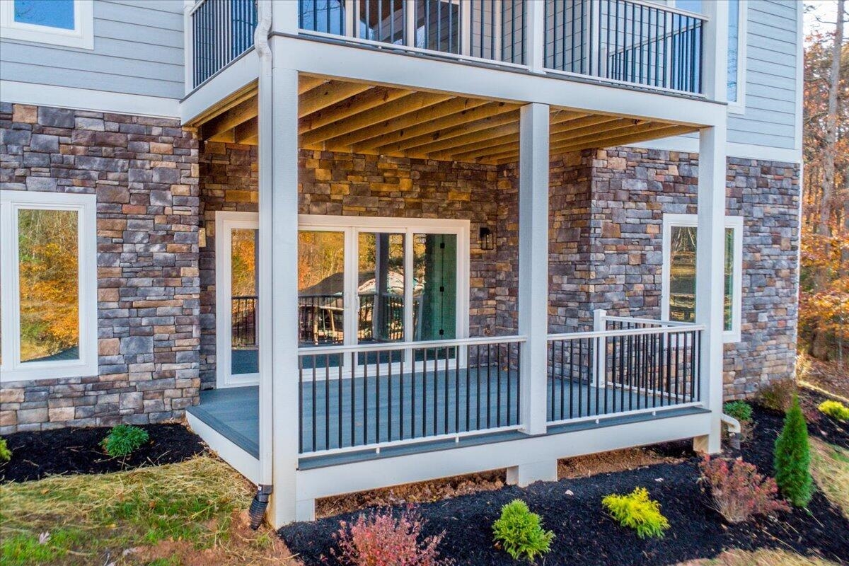 172 Lakewatch Circle Moneta VA 24121