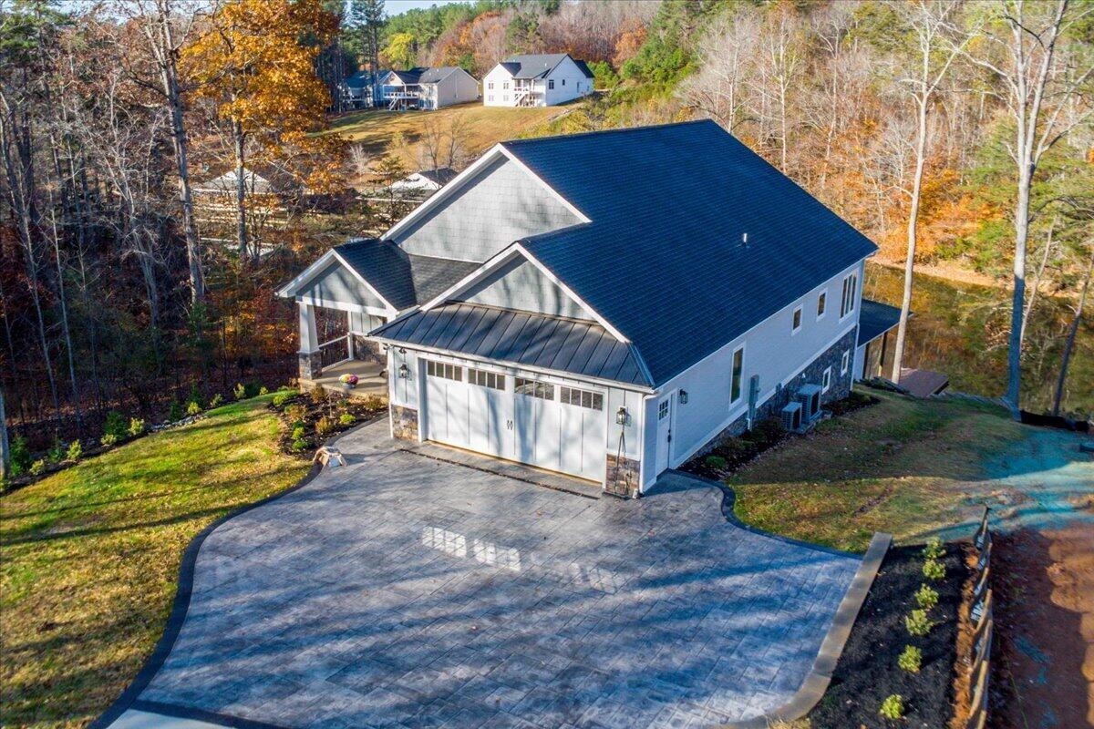 172 Lakewatch Circle Moneta VA 24121