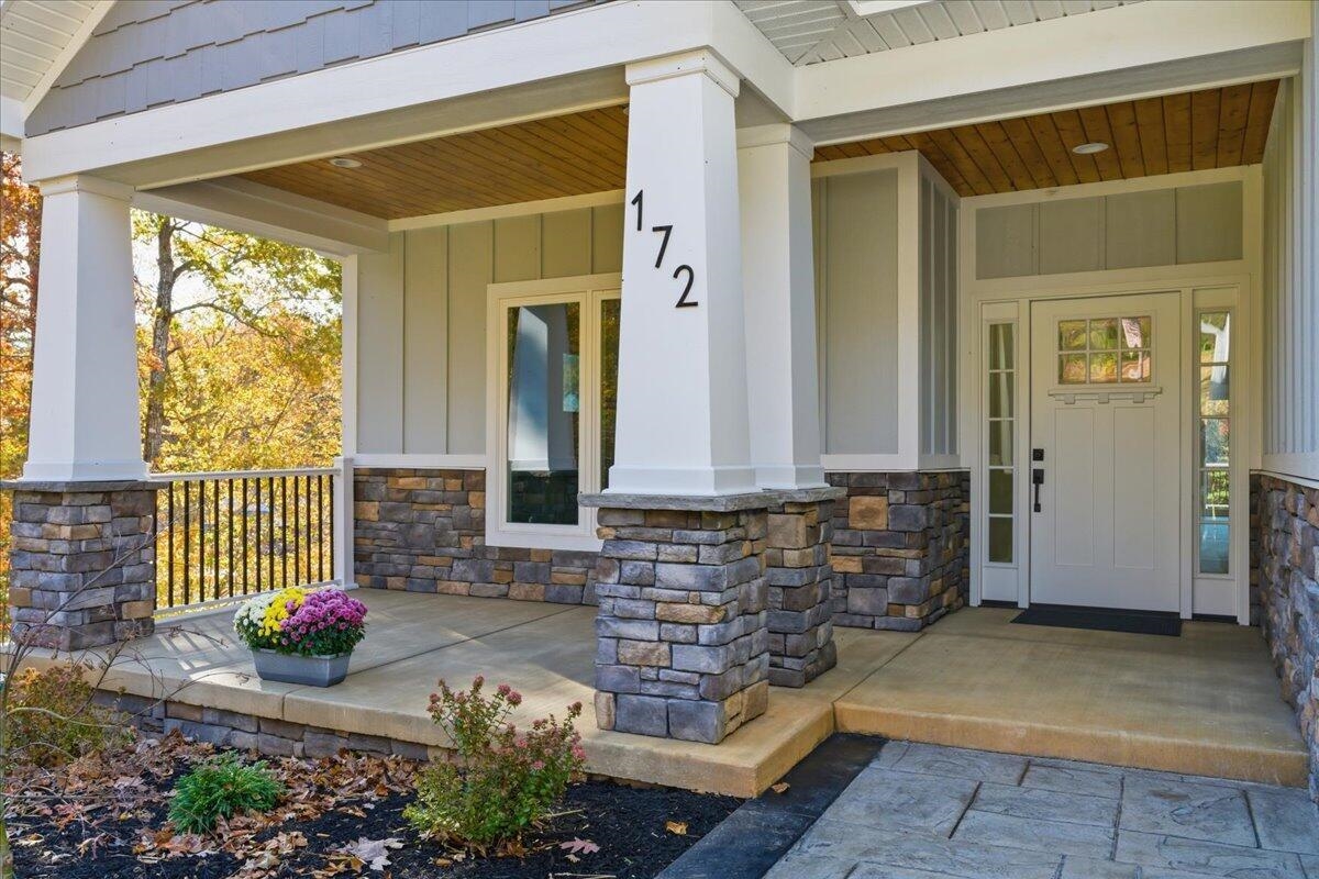 172 Lakewatch Circle Moneta VA 24121
