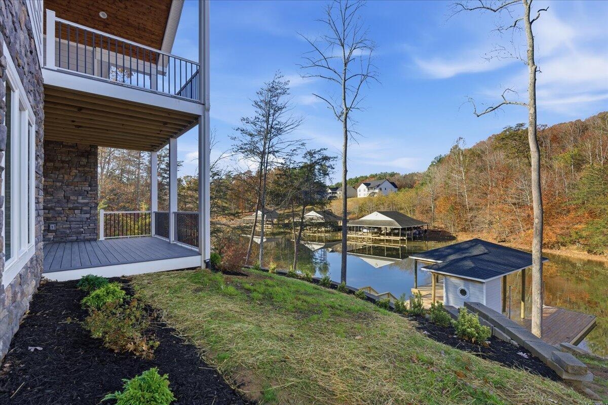 172 Lakewatch Circle Moneta VA 24121