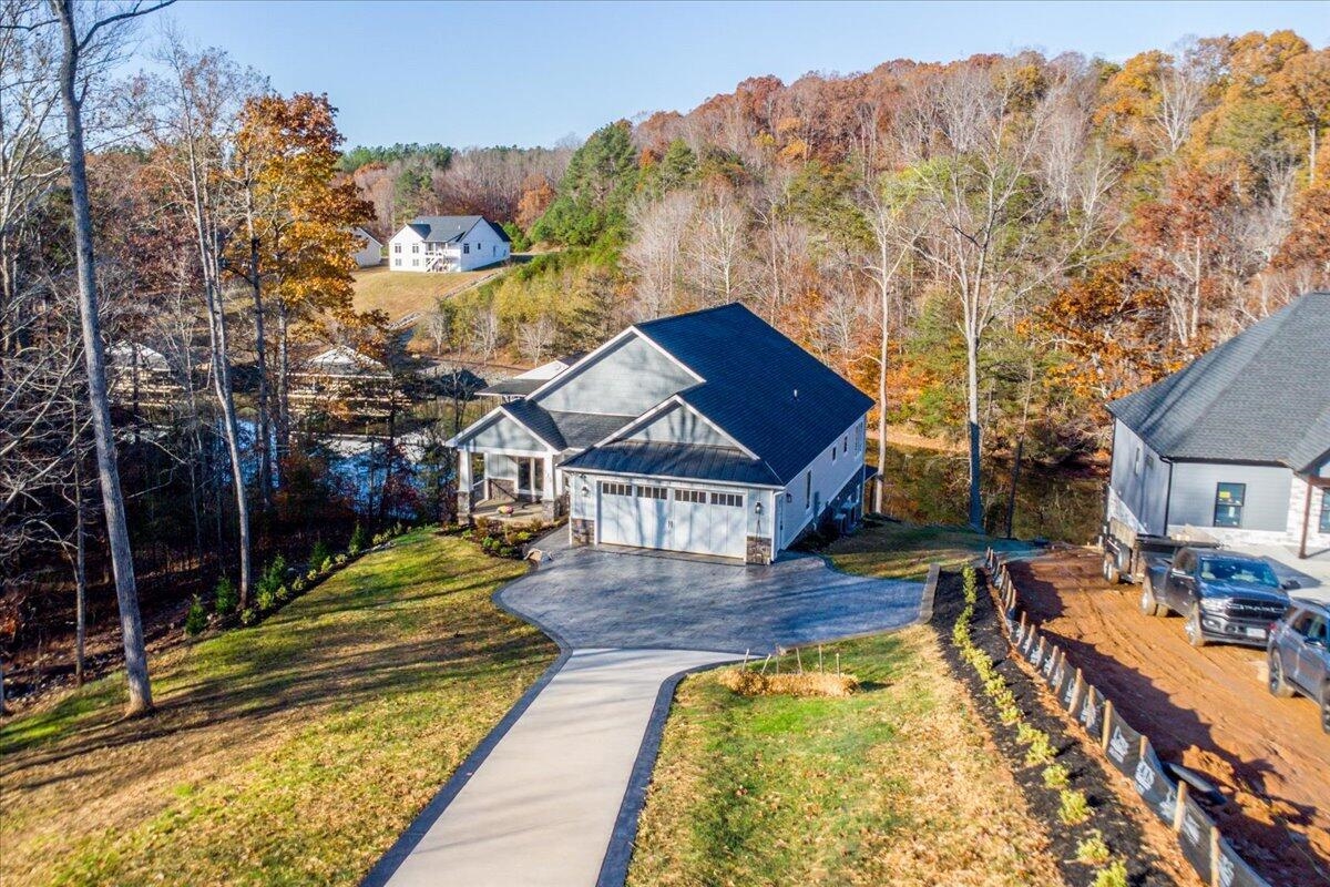 172 Lakewatch Circle Moneta VA 24121