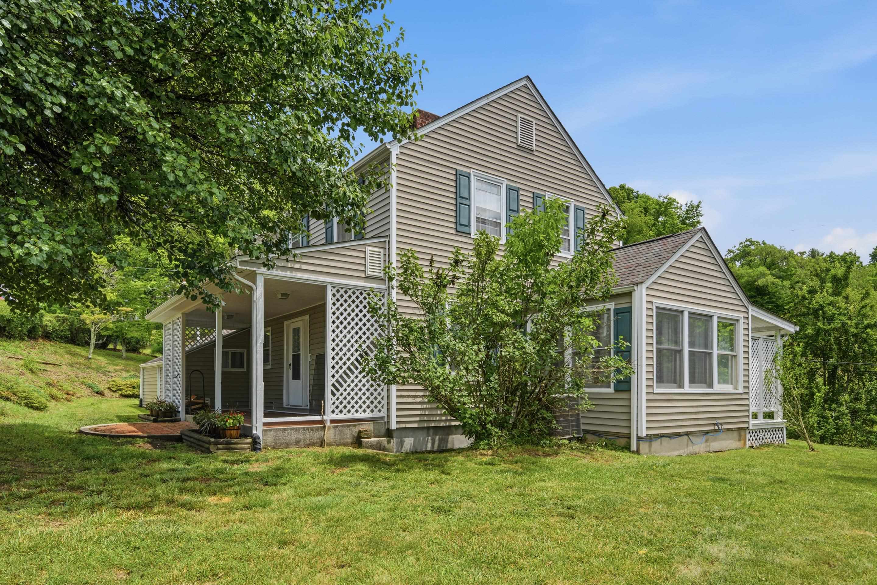 714 High Street Pearisburg VA 24134