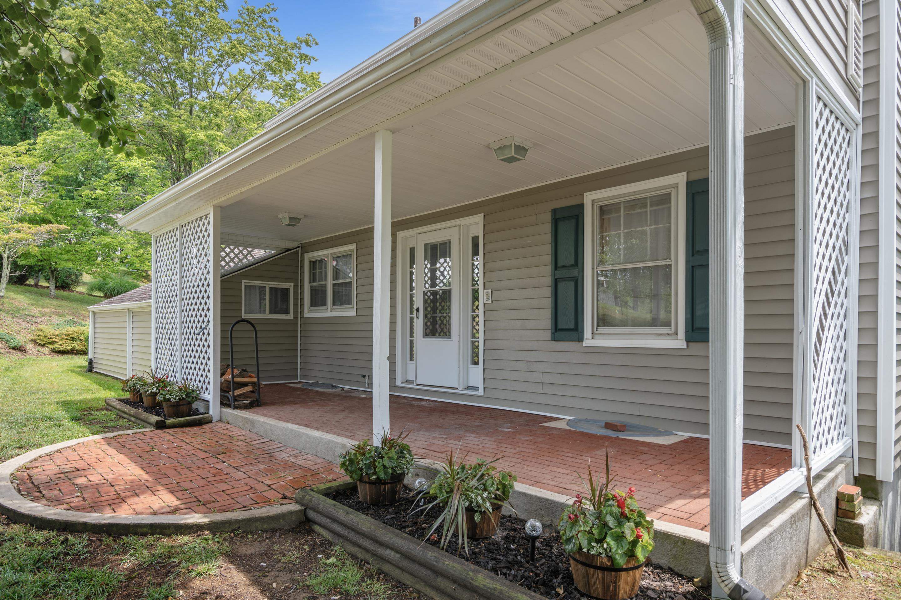 714 High Street Pearisburg VA 24134