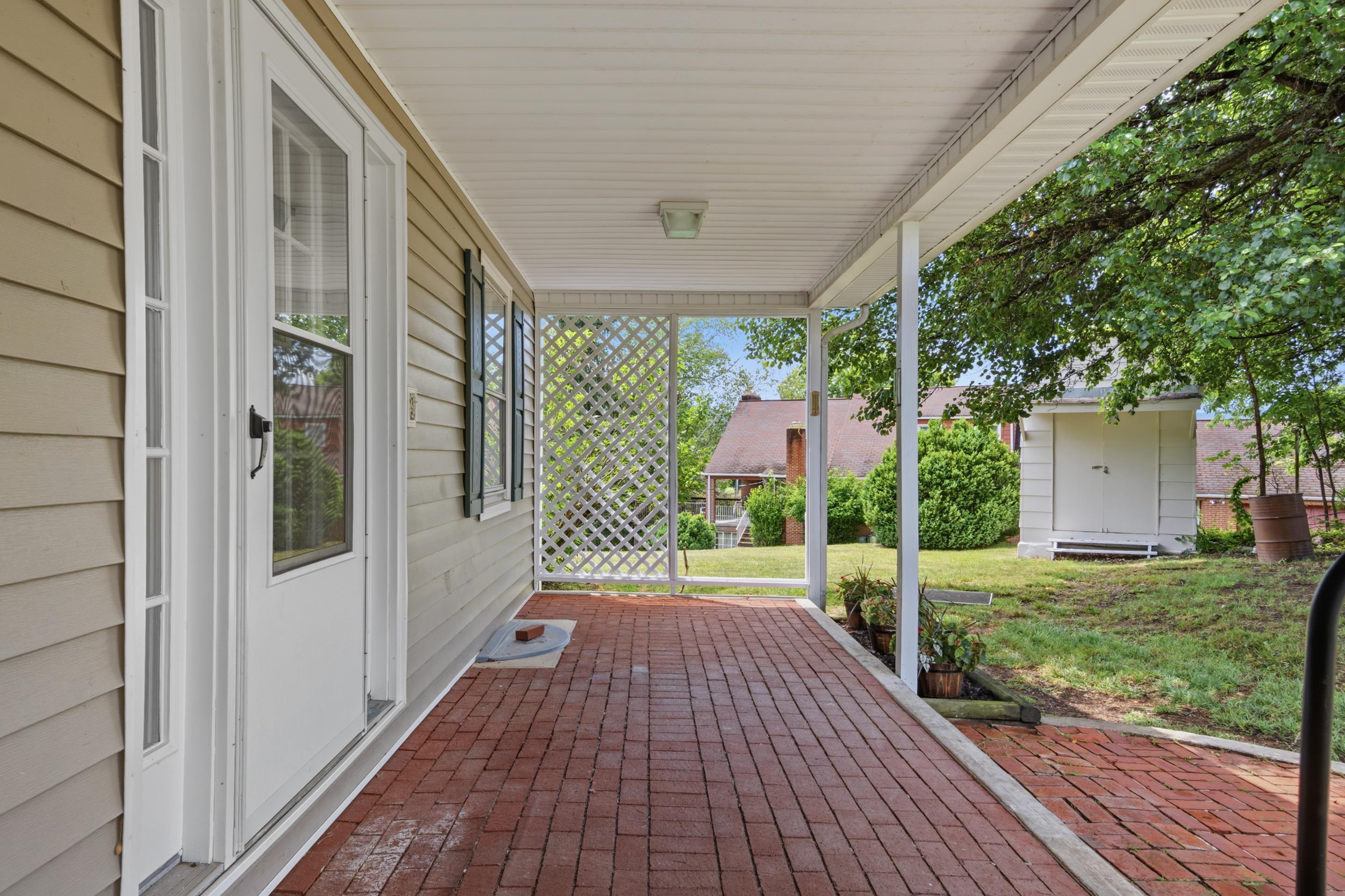 714 High Street Pearisburg VA 24134
