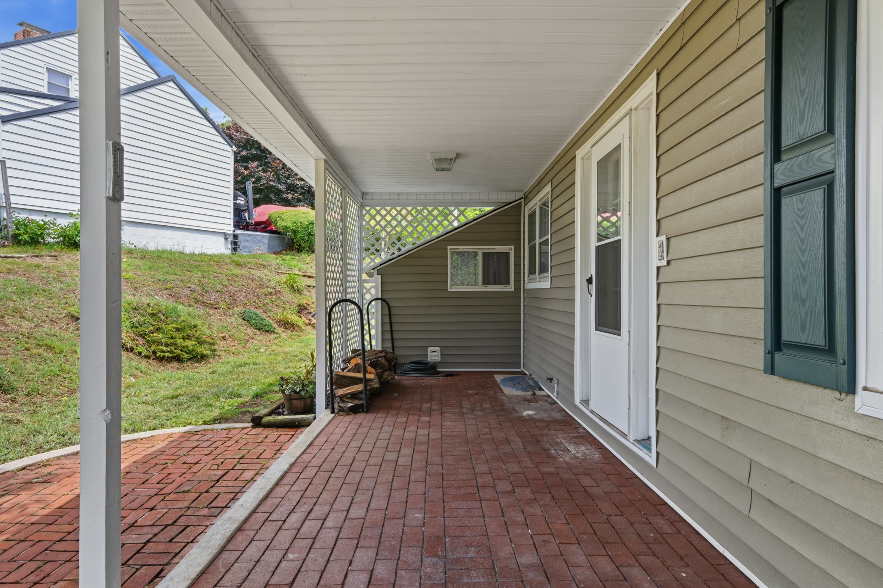 714 High Street Pearisburg VA 24134
