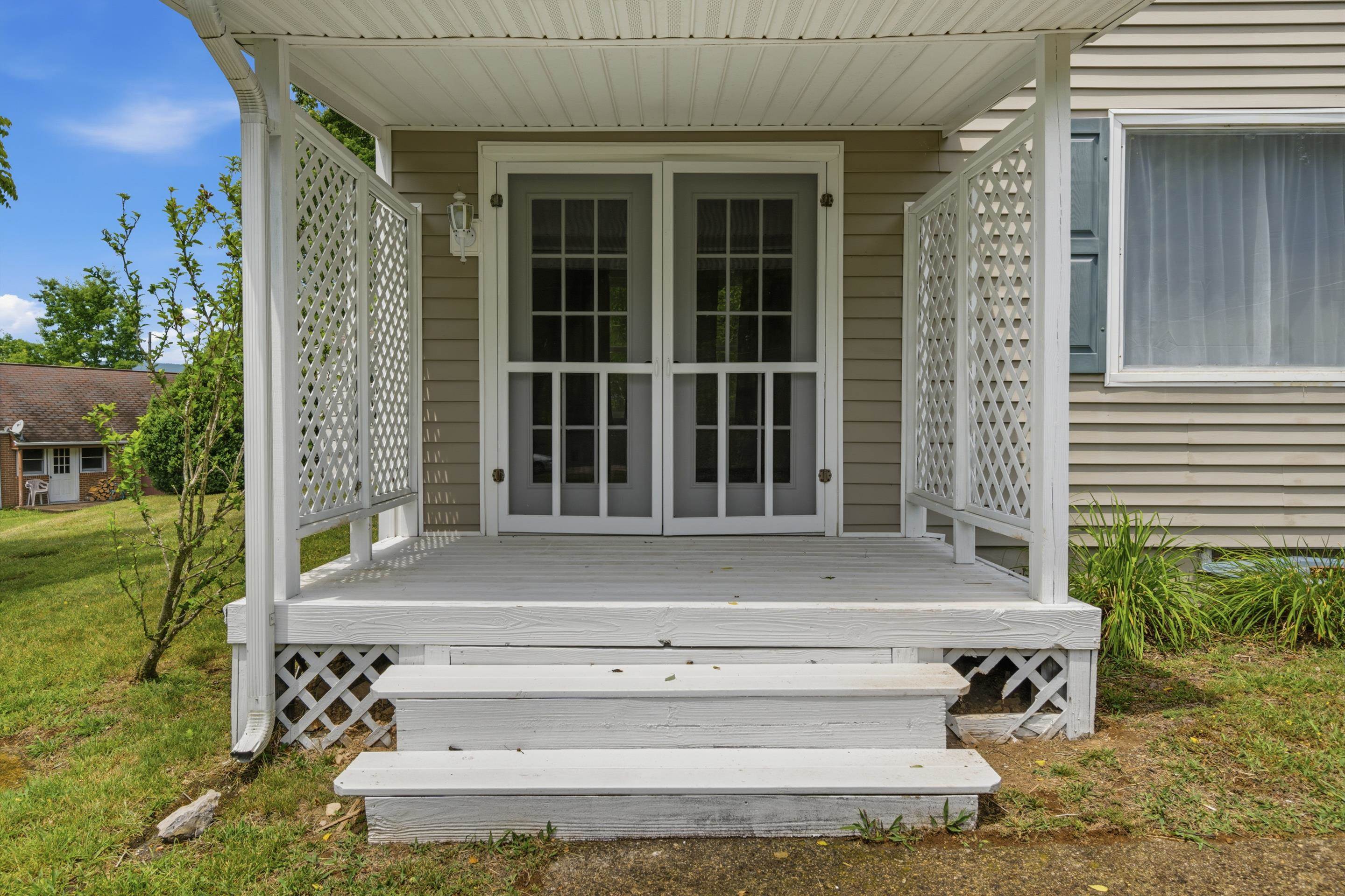 714 High Street Pearisburg VA 24134