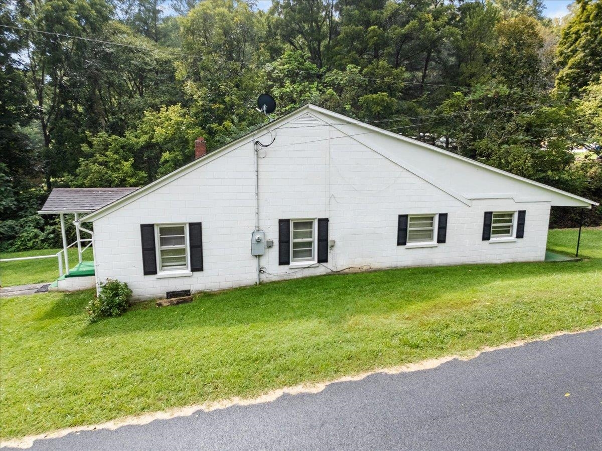 124 Big Branch Hollow Road Pembroke VA 24136