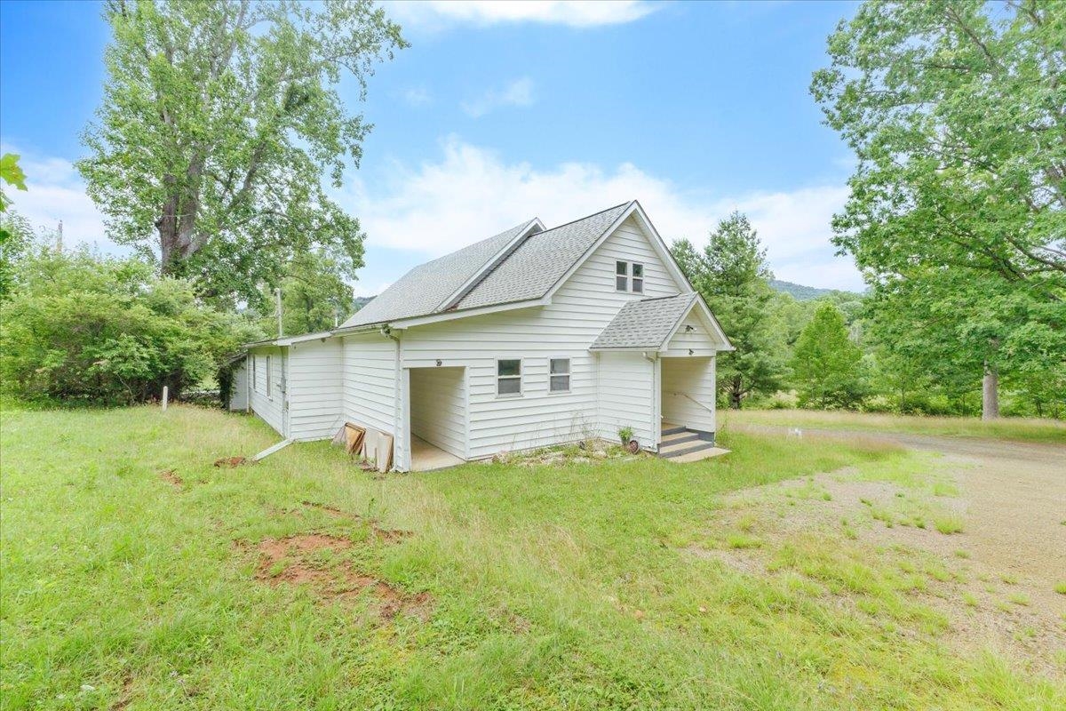 190 Parkway Church Road SW Meadows Of Dan VA 24120