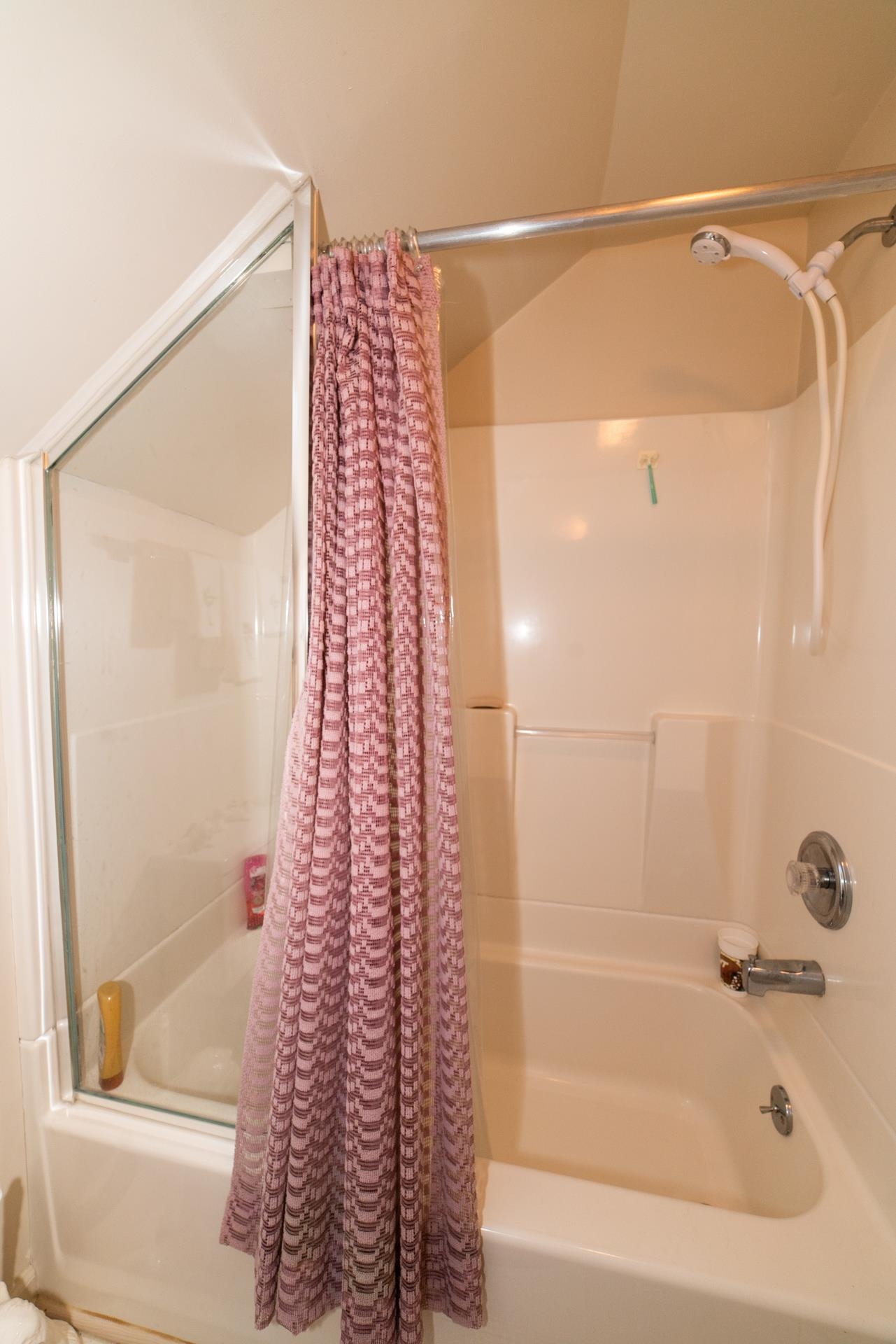 8796 Roanoke Road Elliston VA 24087
