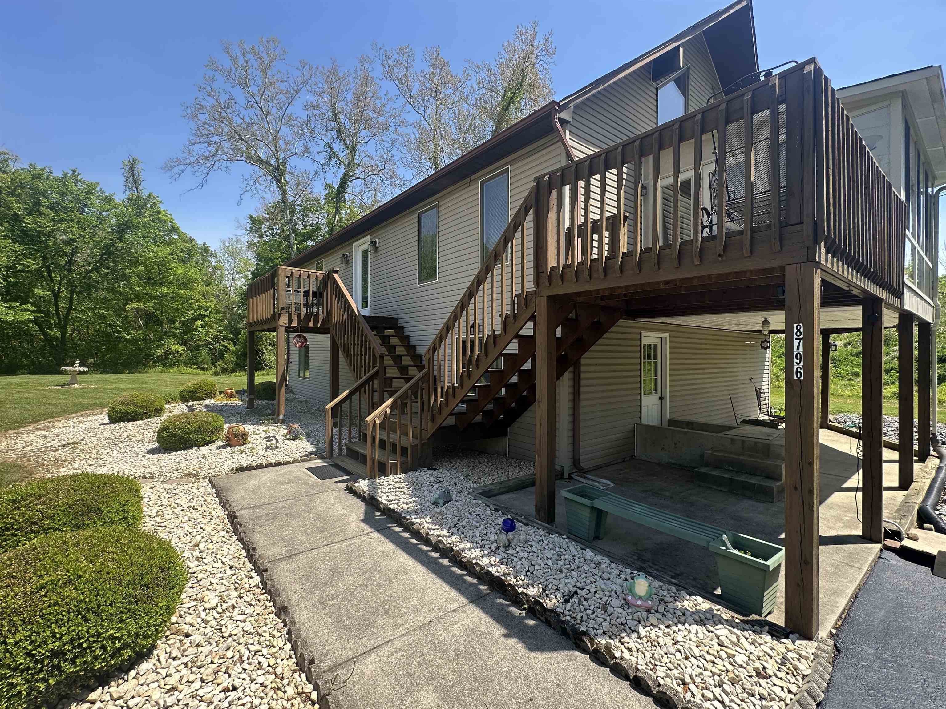 8796 Roanoke Road Elliston VA 24087