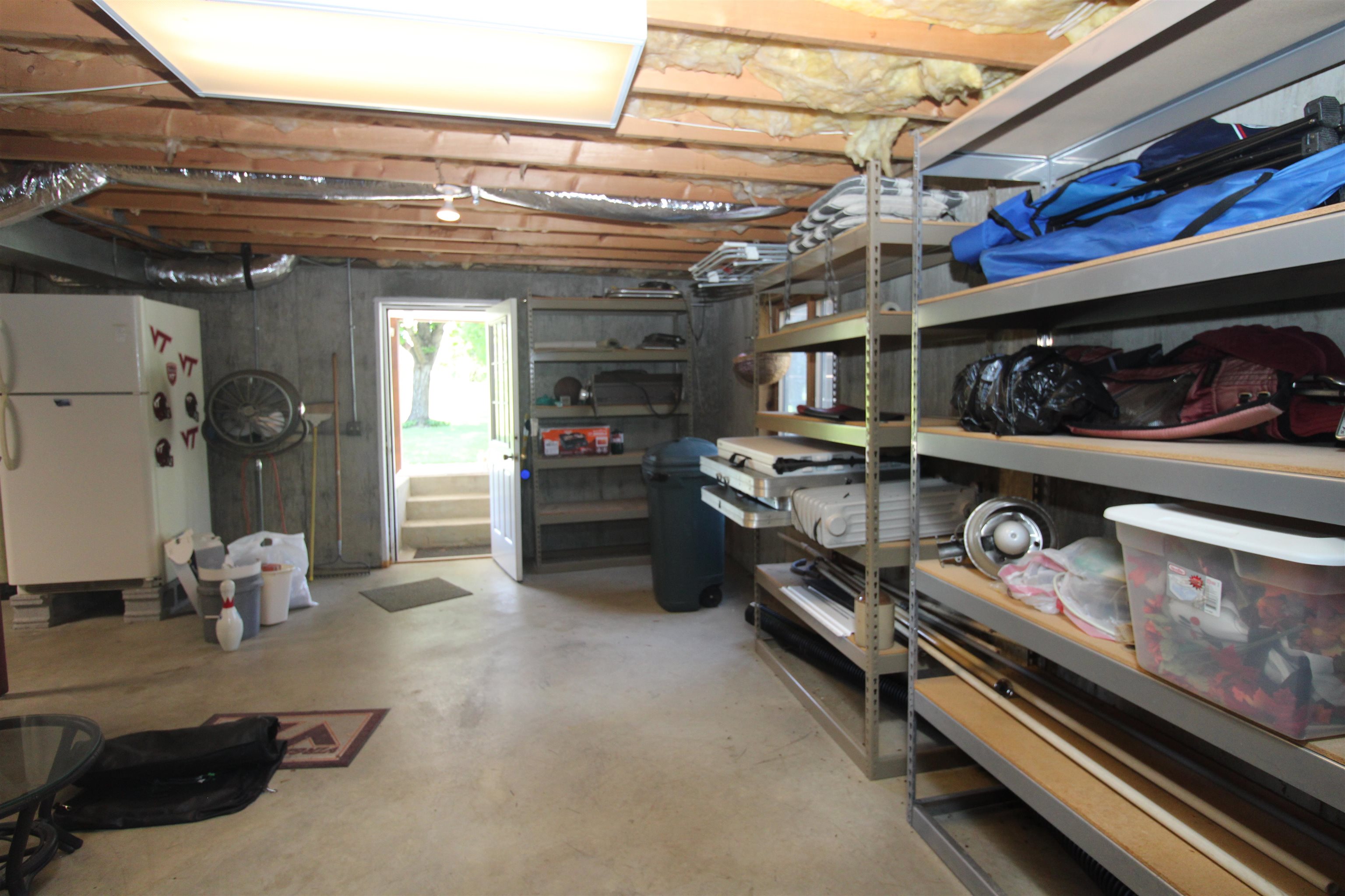 8796 Roanoke Road Elliston VA 24087