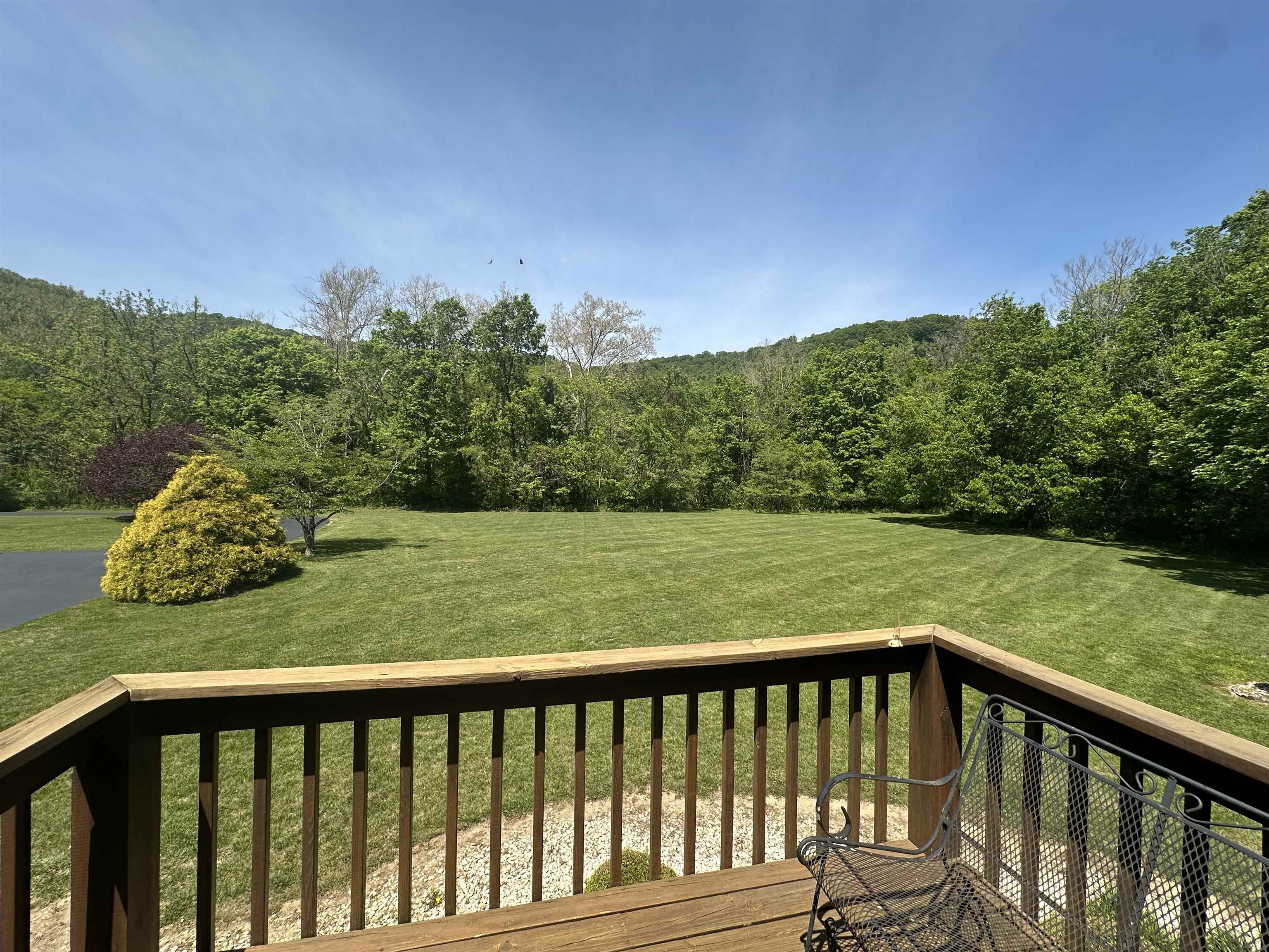 8796 Roanoke Road Elliston VA 24087