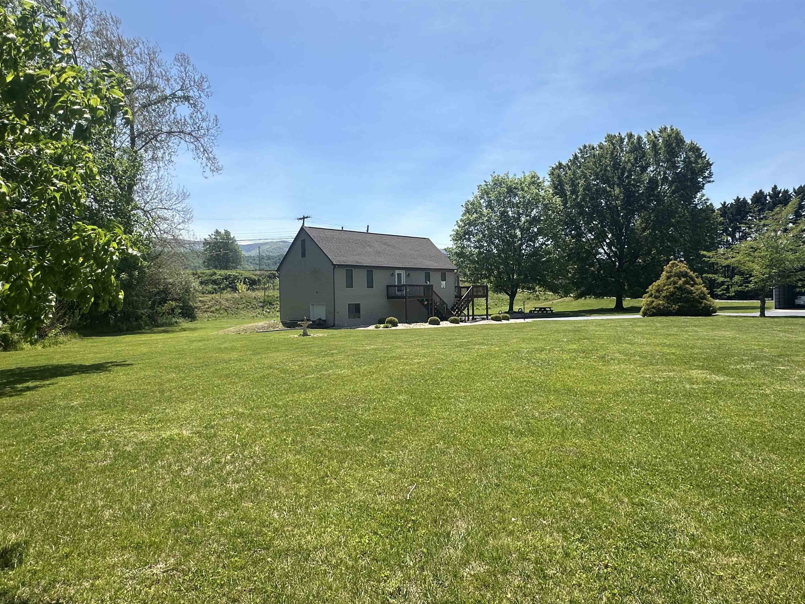 8796 Roanoke Road Elliston VA 24087