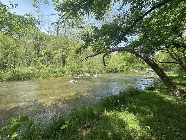 8796 Roanoke Road Elliston VA 24087