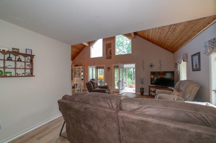 8796 Roanoke Road Elliston VA 24087