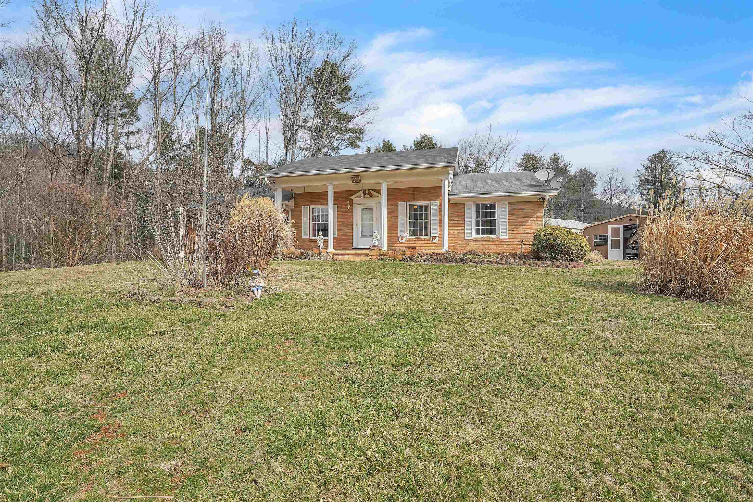 92 Fawn Lane SW Rocky Gap VA 24366