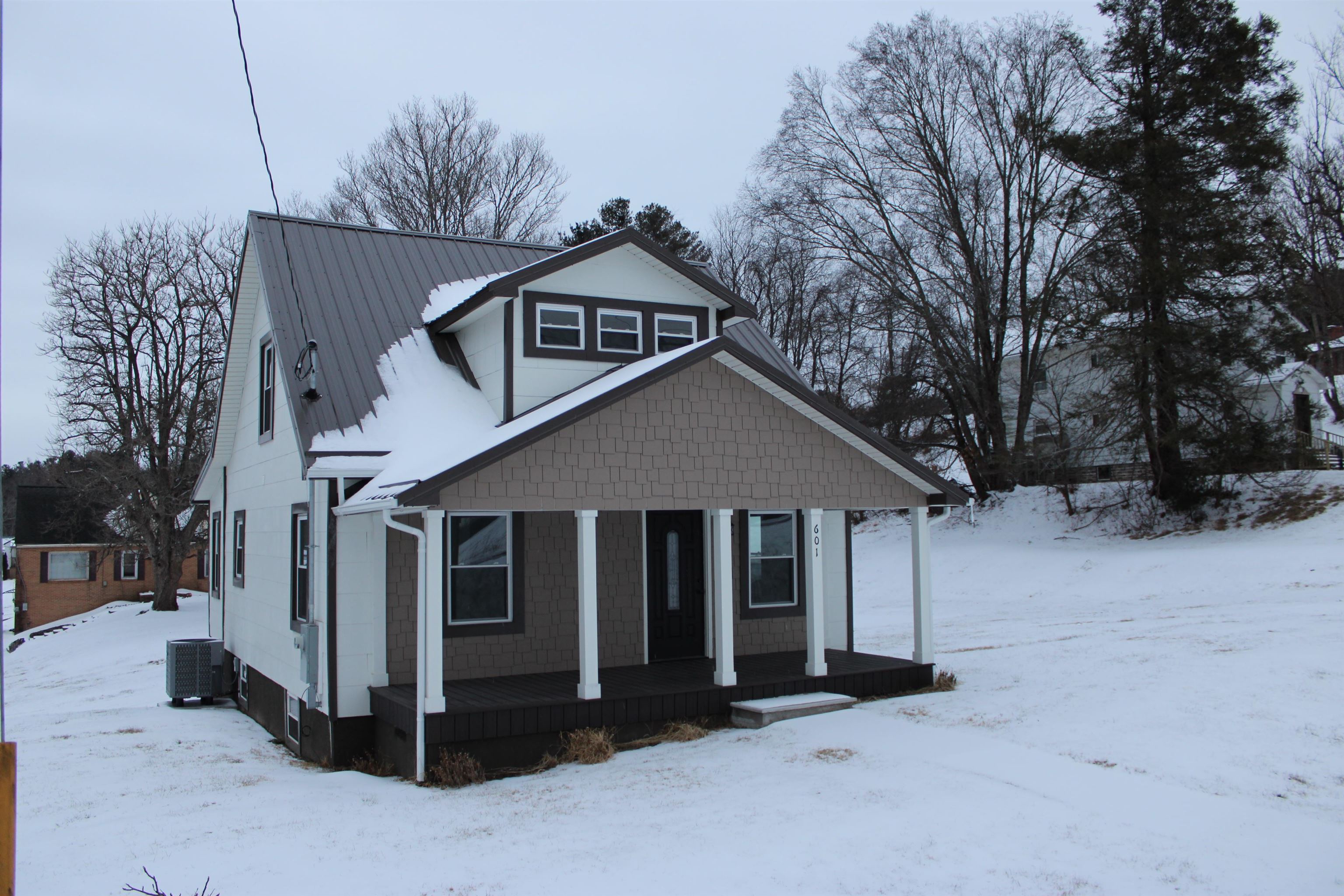 601 S Main Street Hillsville VA 24343