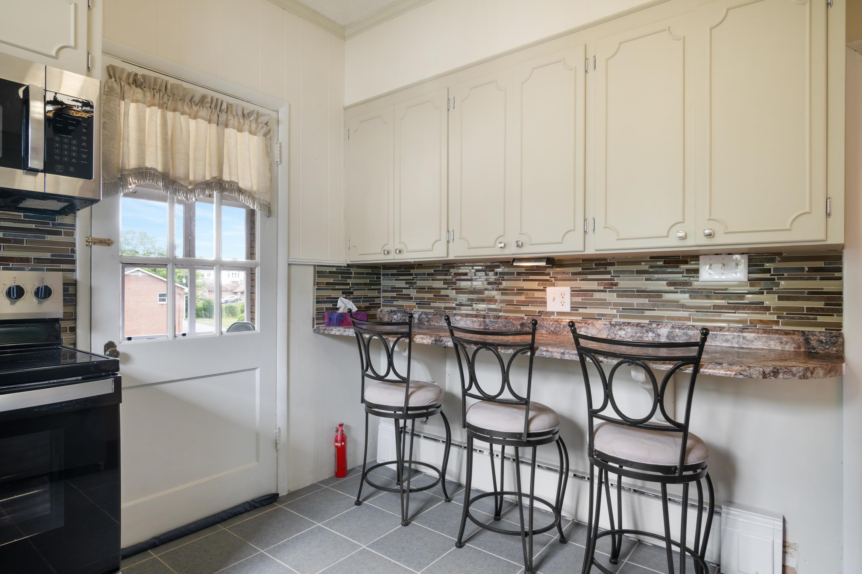 775 N 4th Street Wytheville VA 24382