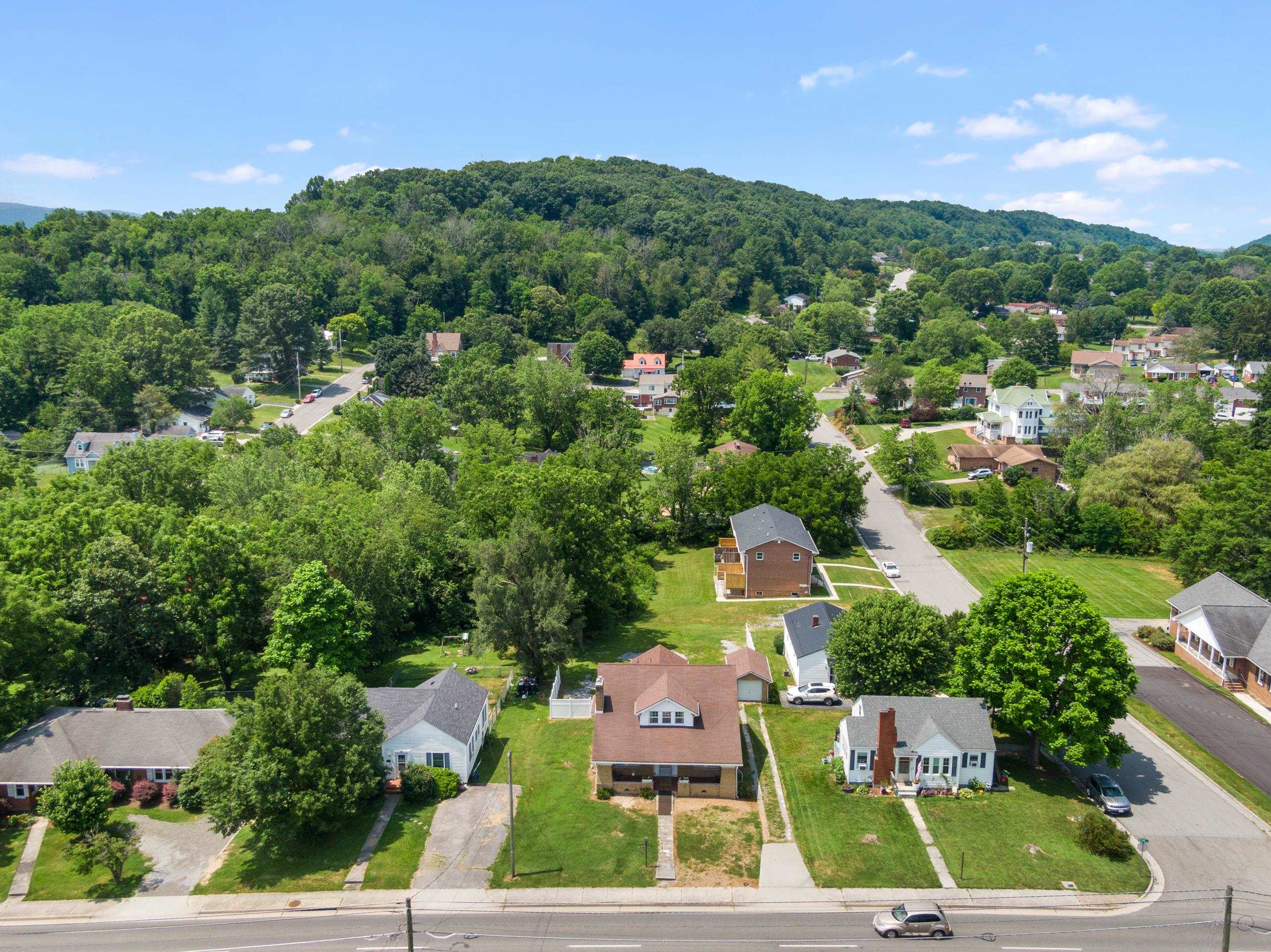 775 N 4th Street Wytheville VA 24382