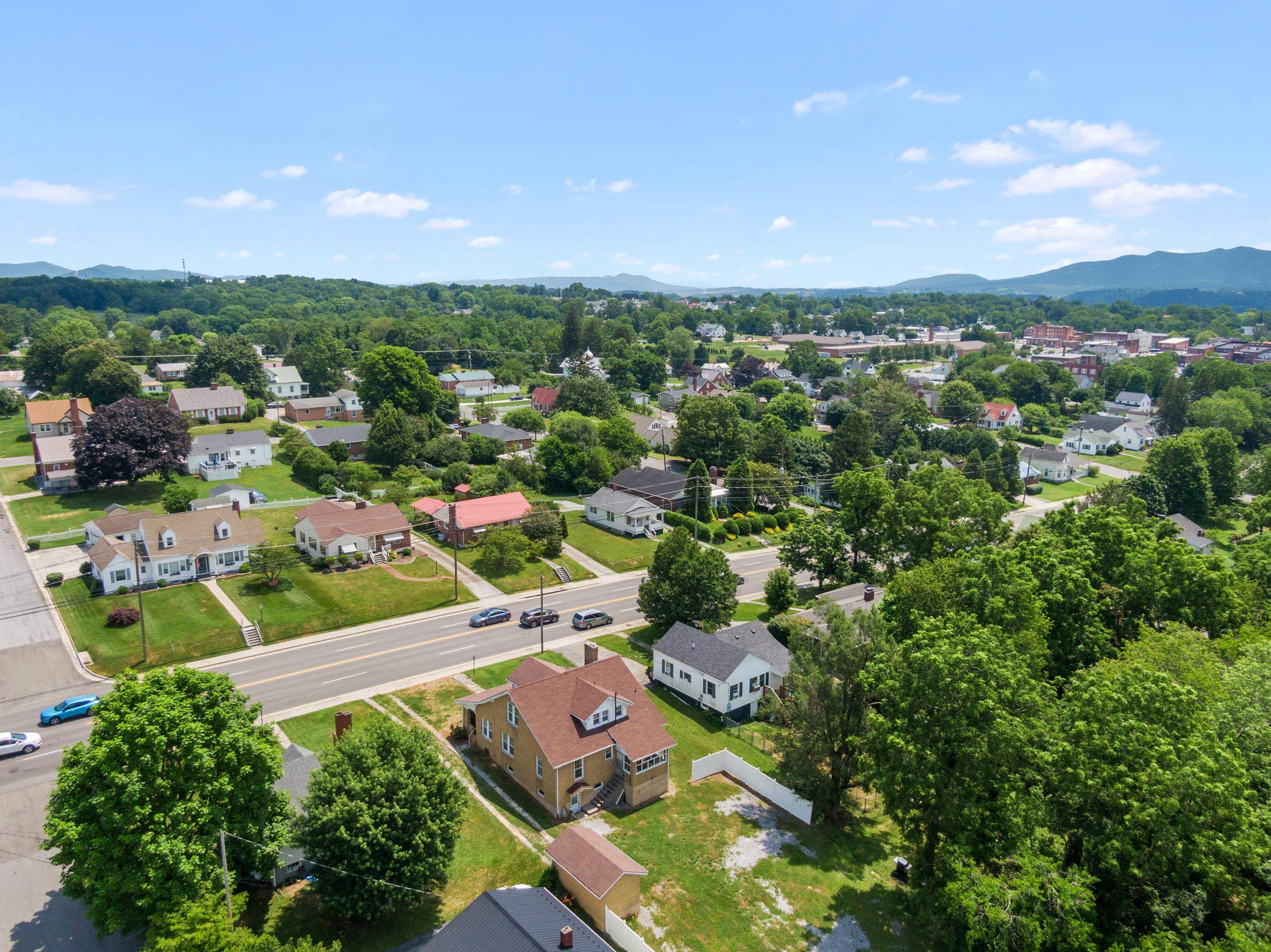 775 N 4th Street Wytheville VA 24382