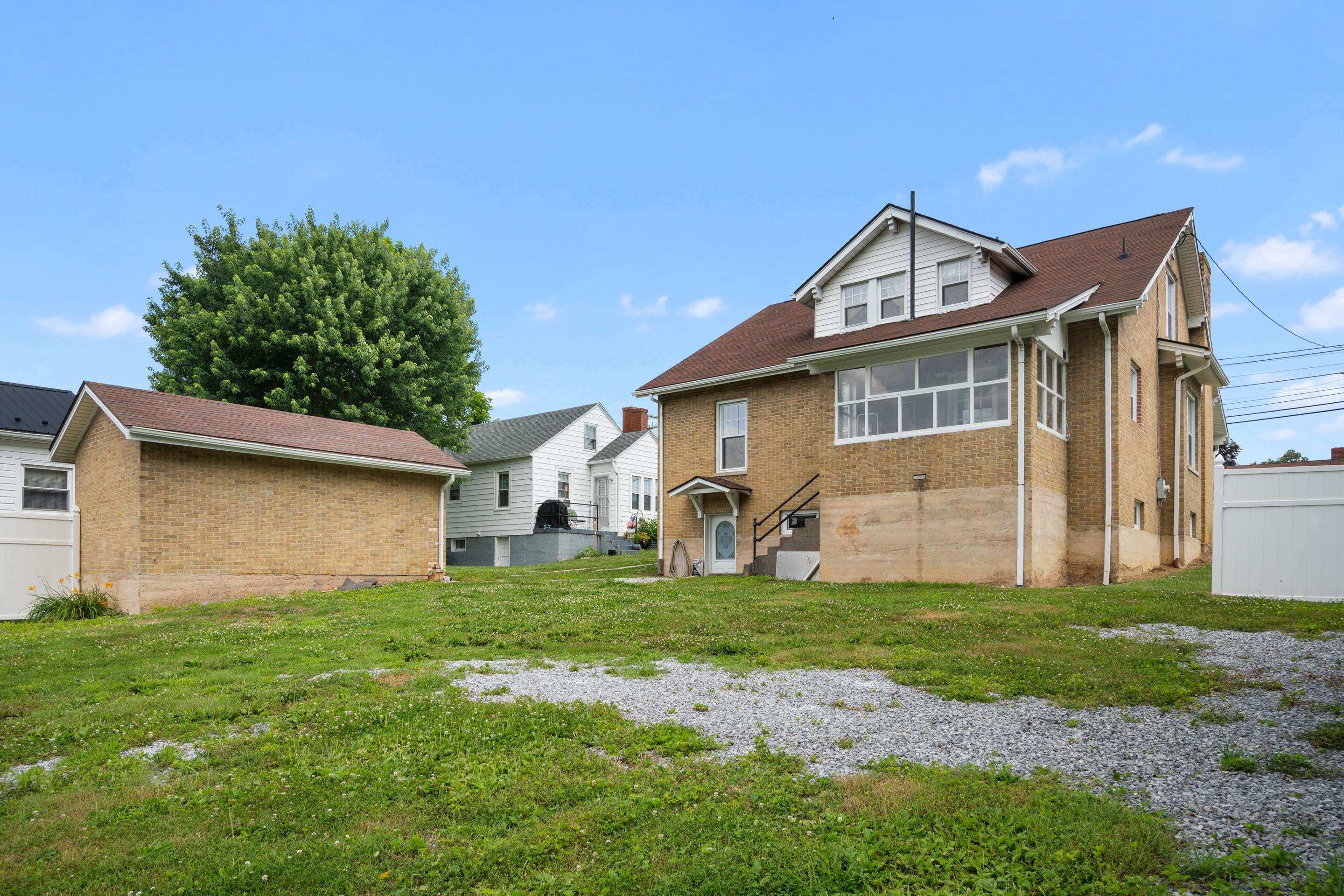 775 N 4th Street Wytheville VA 24382