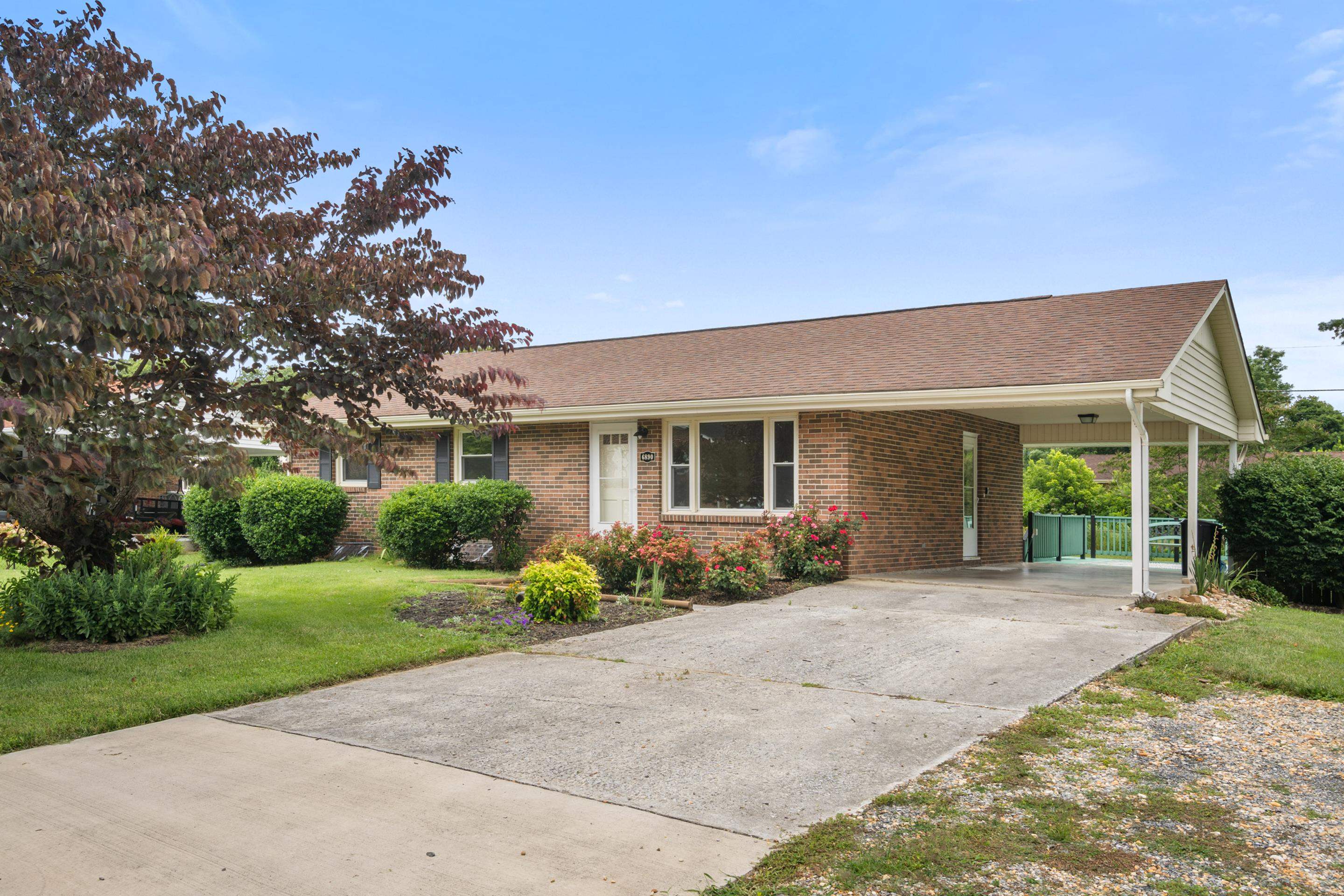 6890 Riverbend Drive Radford VA 24141