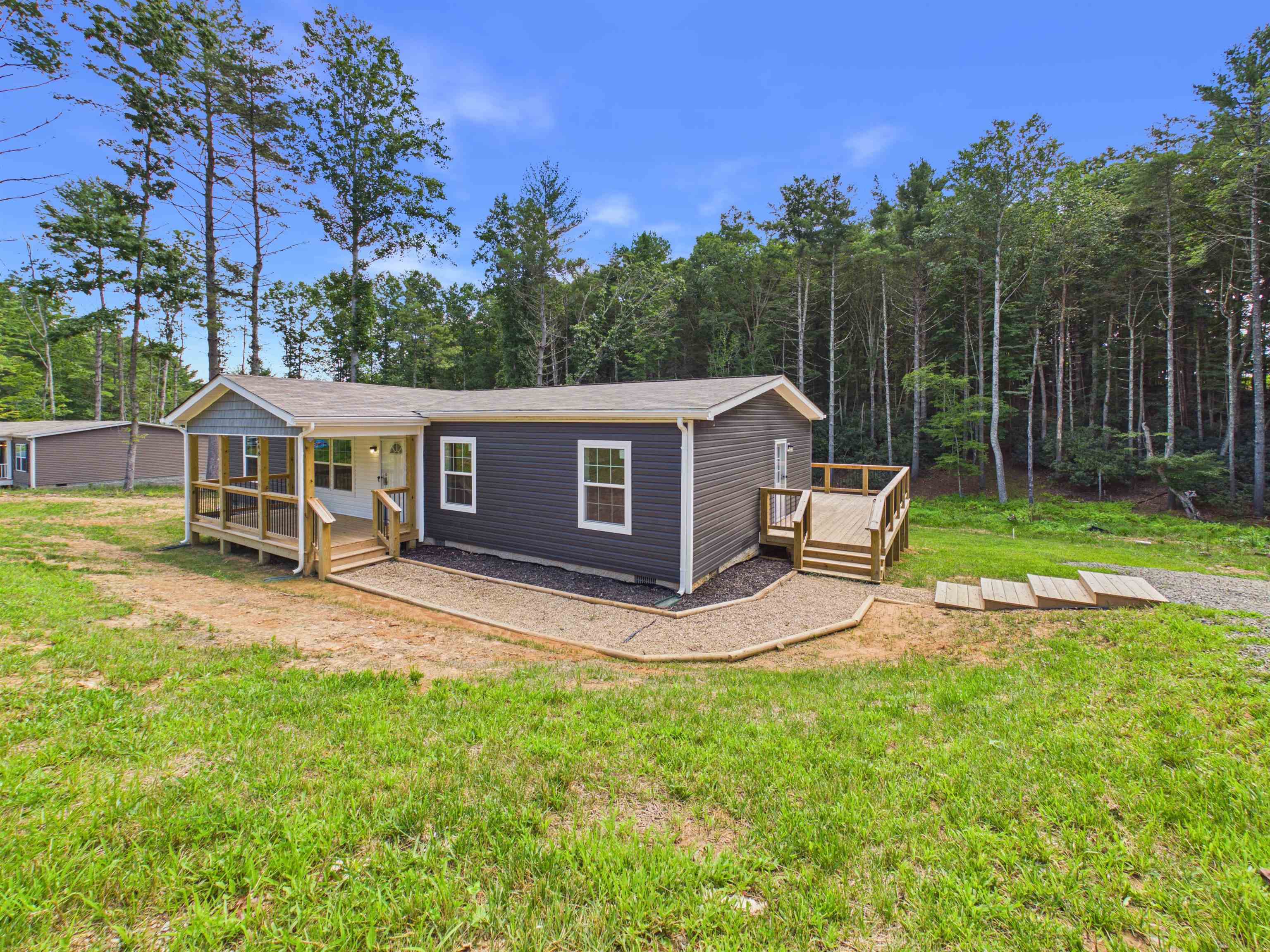 246 Wood Lane Hillsville VA 24343