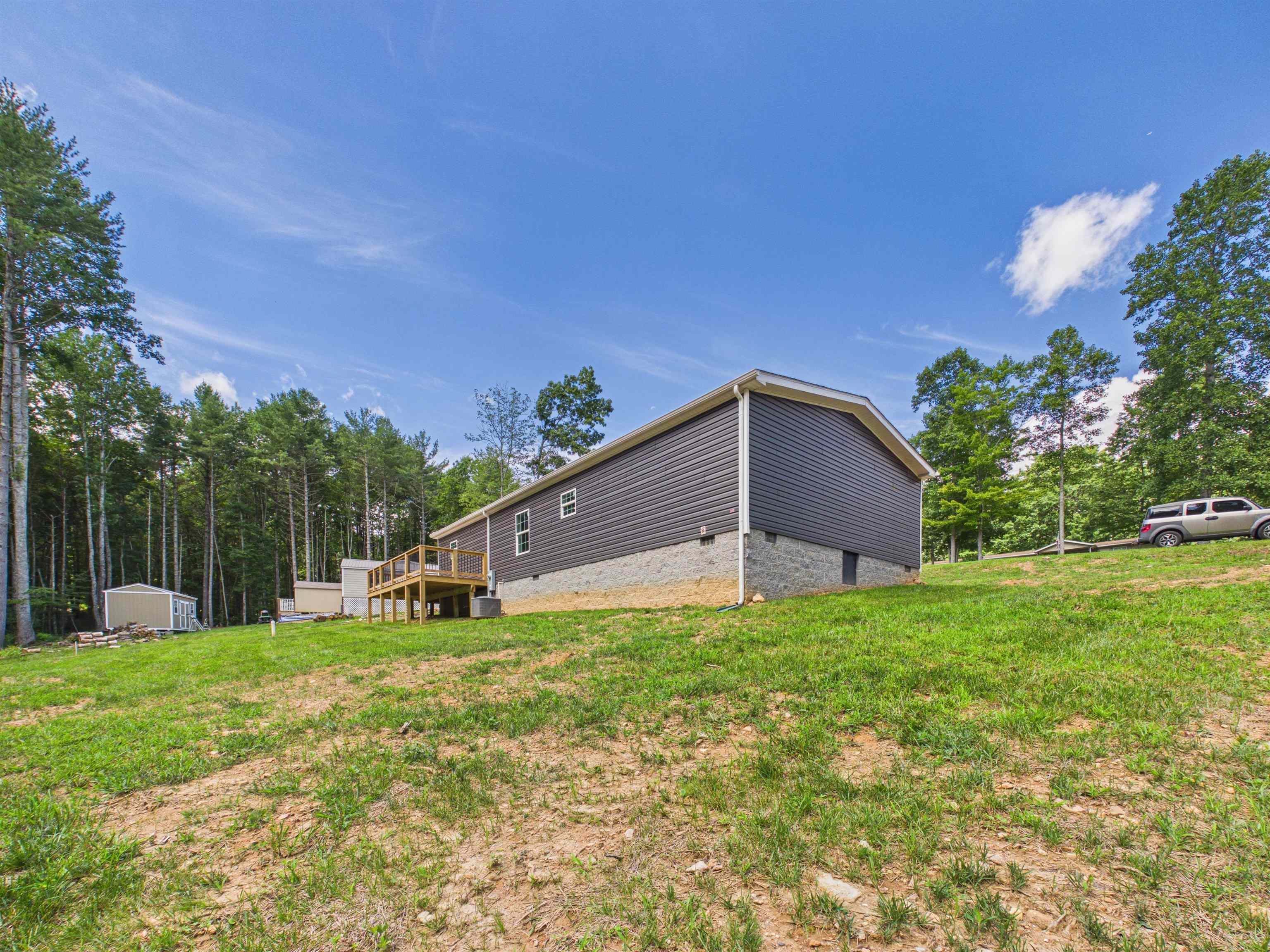 246 Wood Lane Hillsville VA 24343