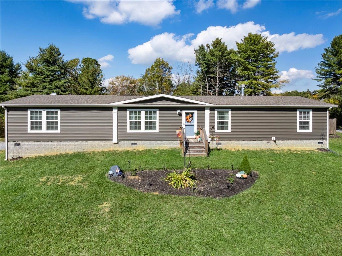 5941 Baptist Hollow Road Hiwassee VA 24347