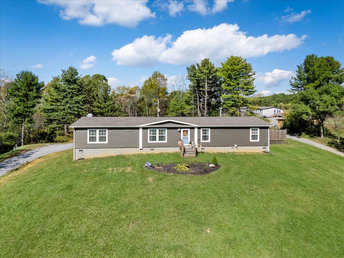 5941 Baptist Hollow Road Hiwassee VA 24347