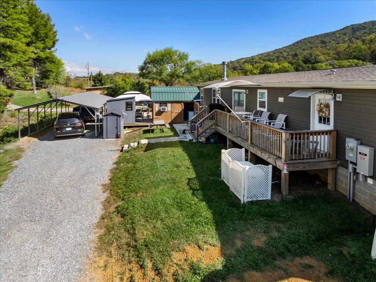 5941 Baptist Hollow Road Hiwassee VA 24347