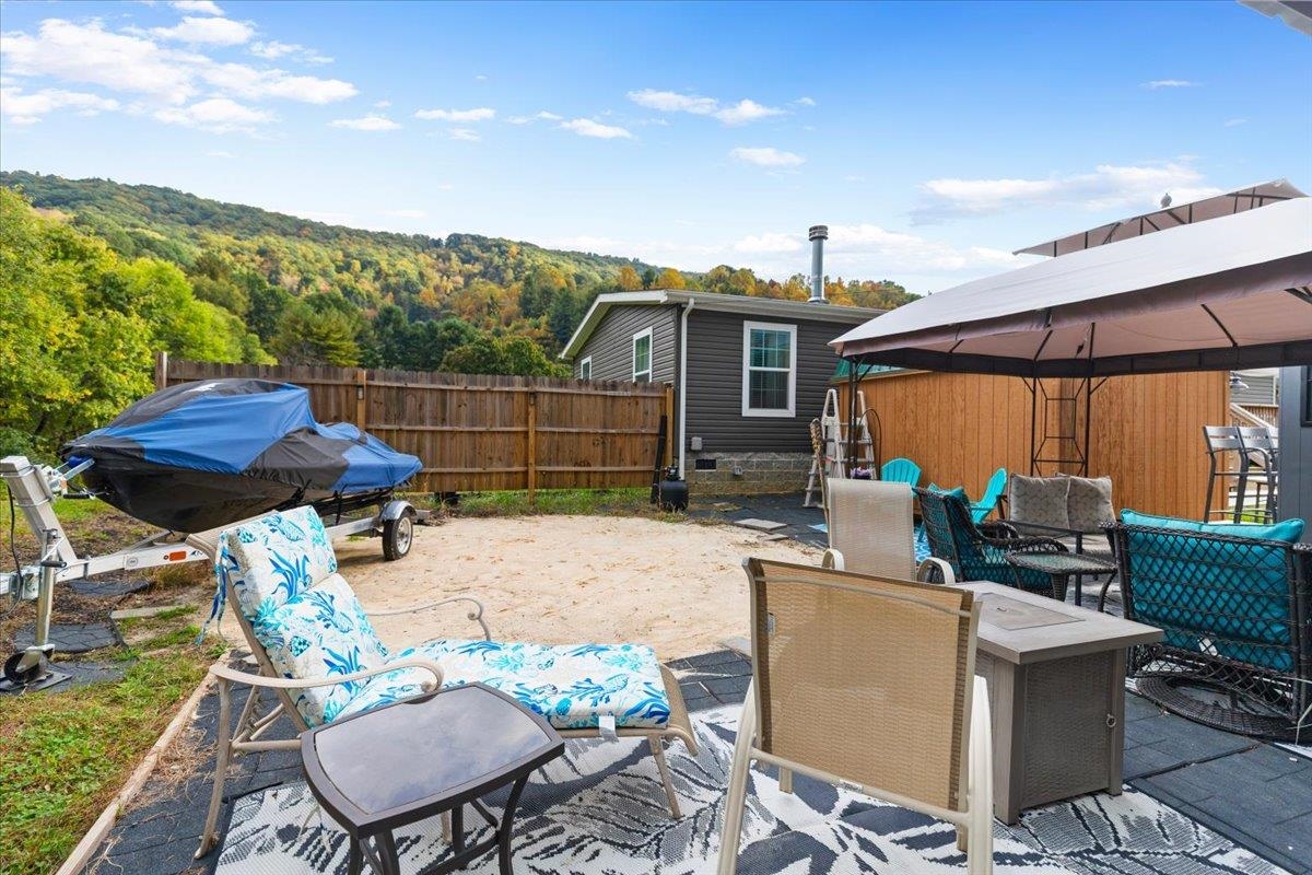 5941 Baptist Hollow Road Hiwassee VA 24347