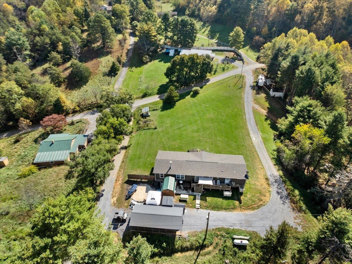 5941 Baptist Hollow Road Hiwassee VA 24347