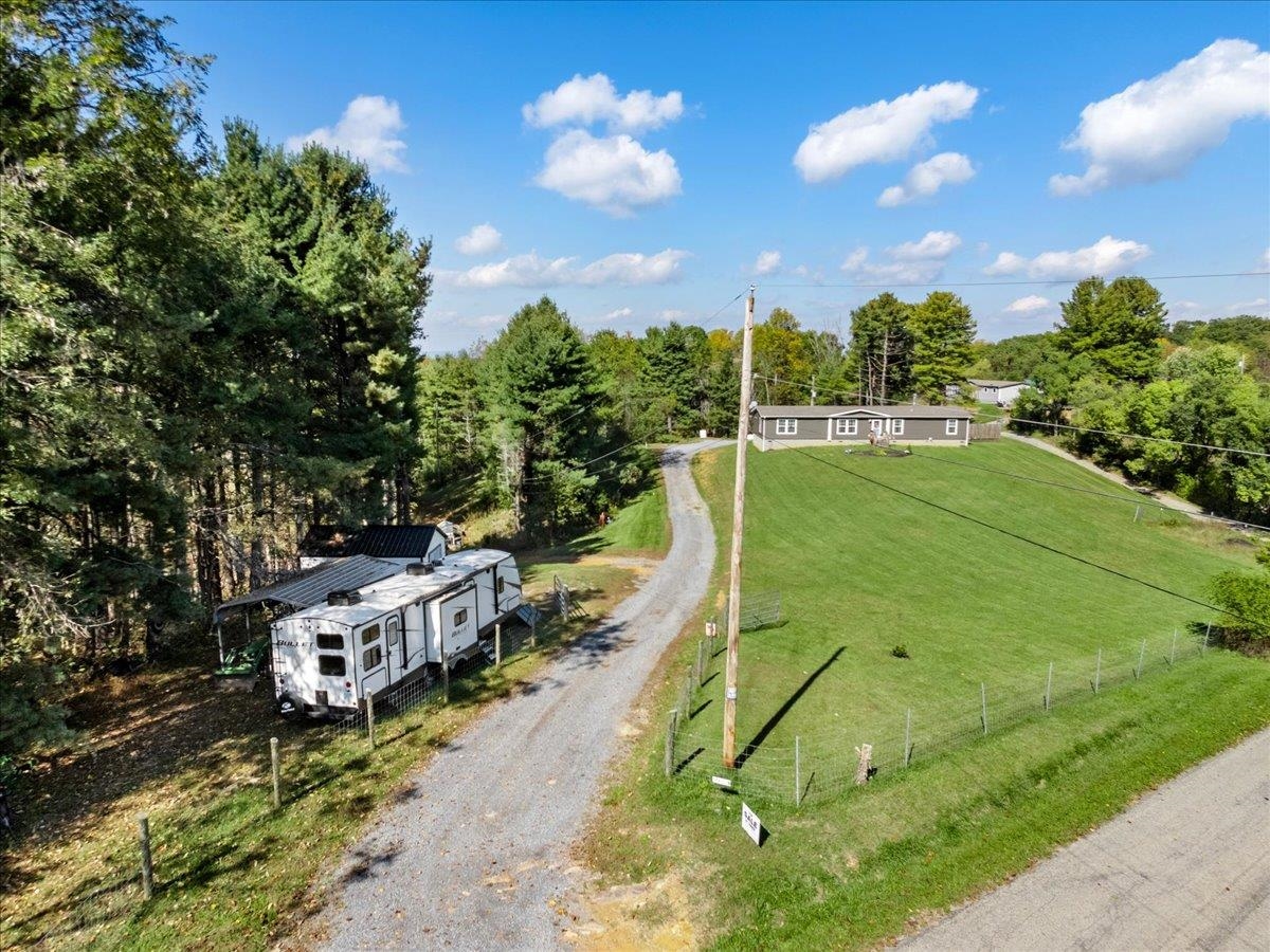 5941 Baptist Hollow Road Hiwassee VA 24347