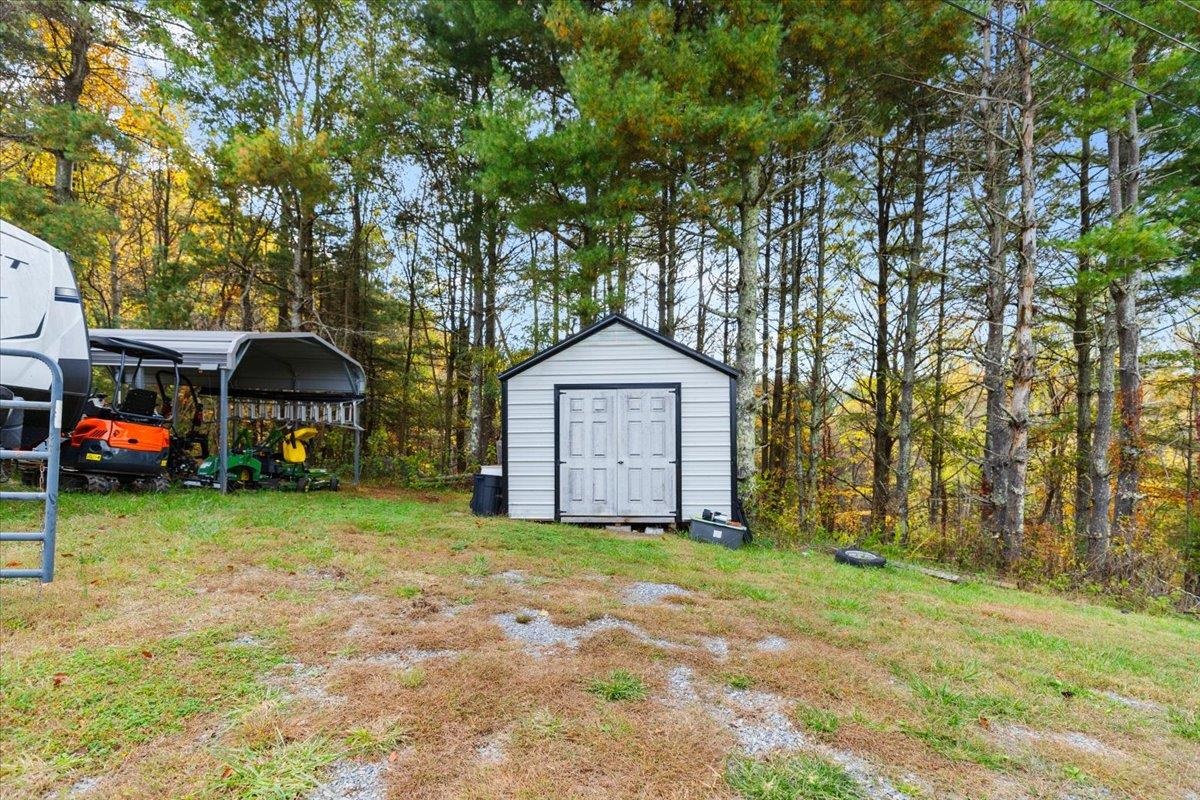 5941 Baptist Hollow Road Hiwassee VA 24347