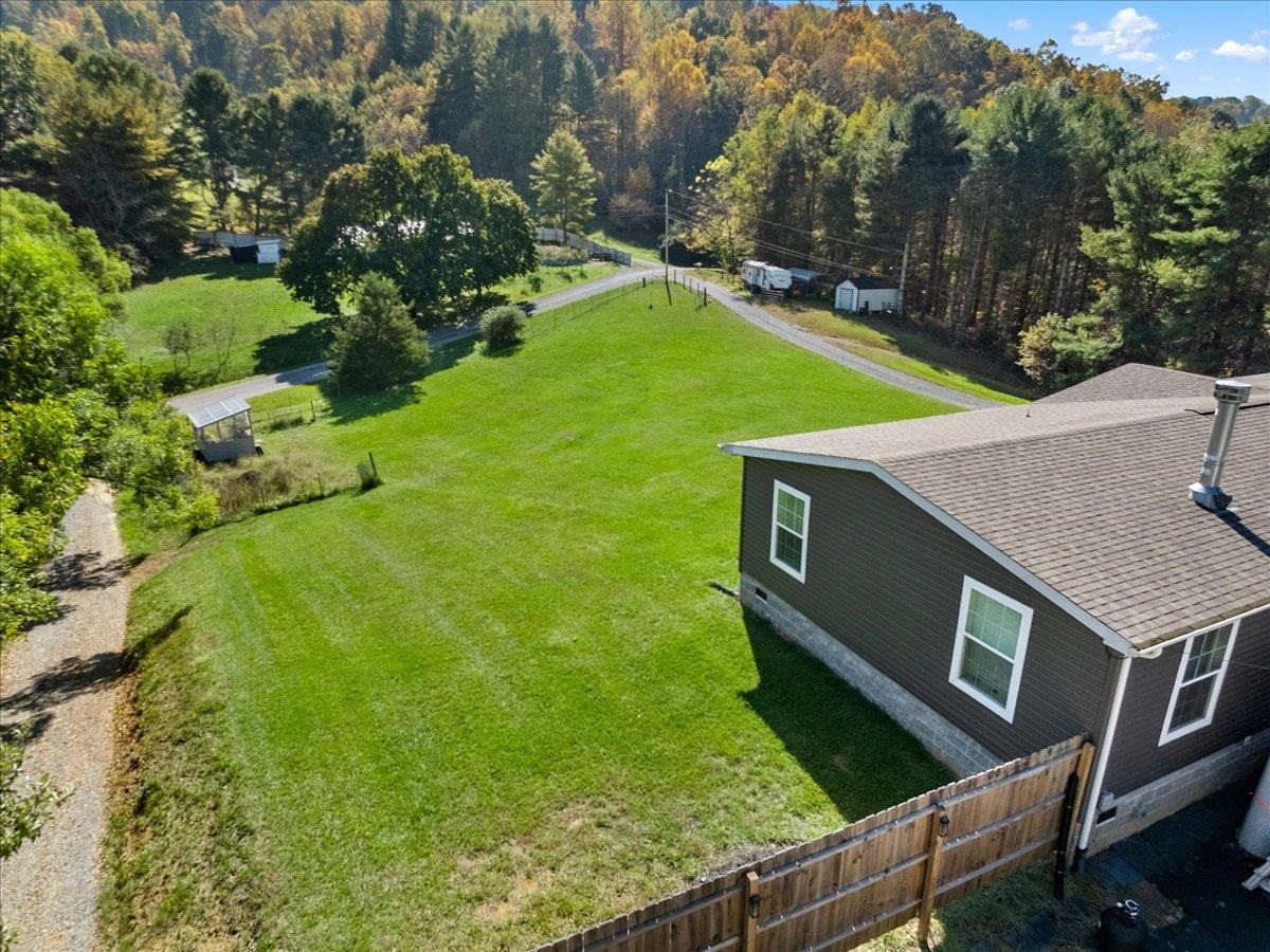 5941 Baptist Hollow Road Hiwassee VA 24347