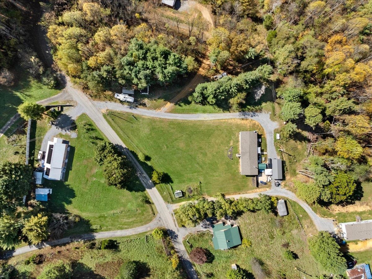 5941 Baptist Hollow Road Hiwassee VA 24347