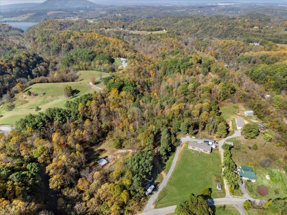 5941 Baptist Hollow Road Hiwassee VA 24347