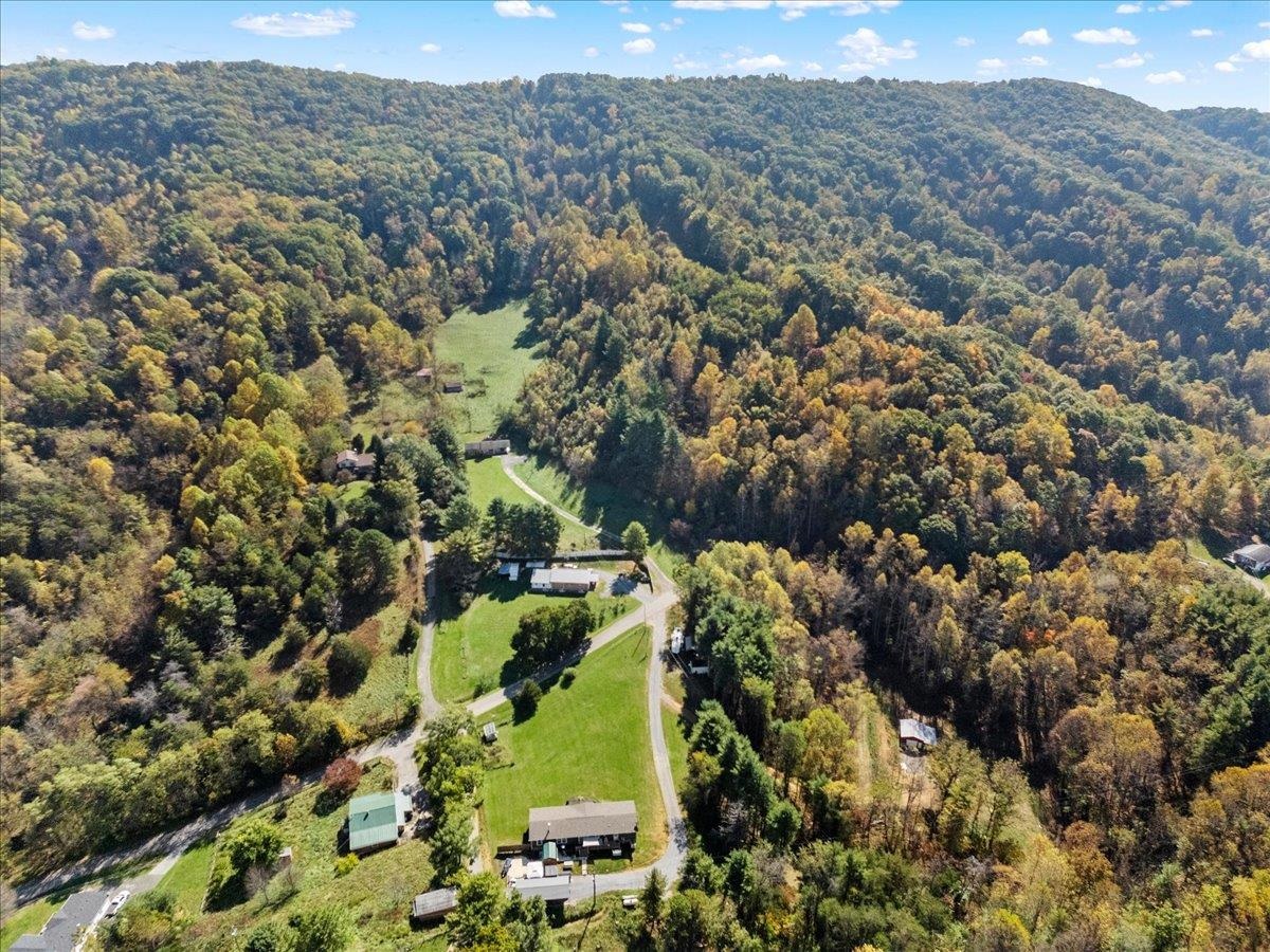5941 Baptist Hollow Road Hiwassee VA 24347