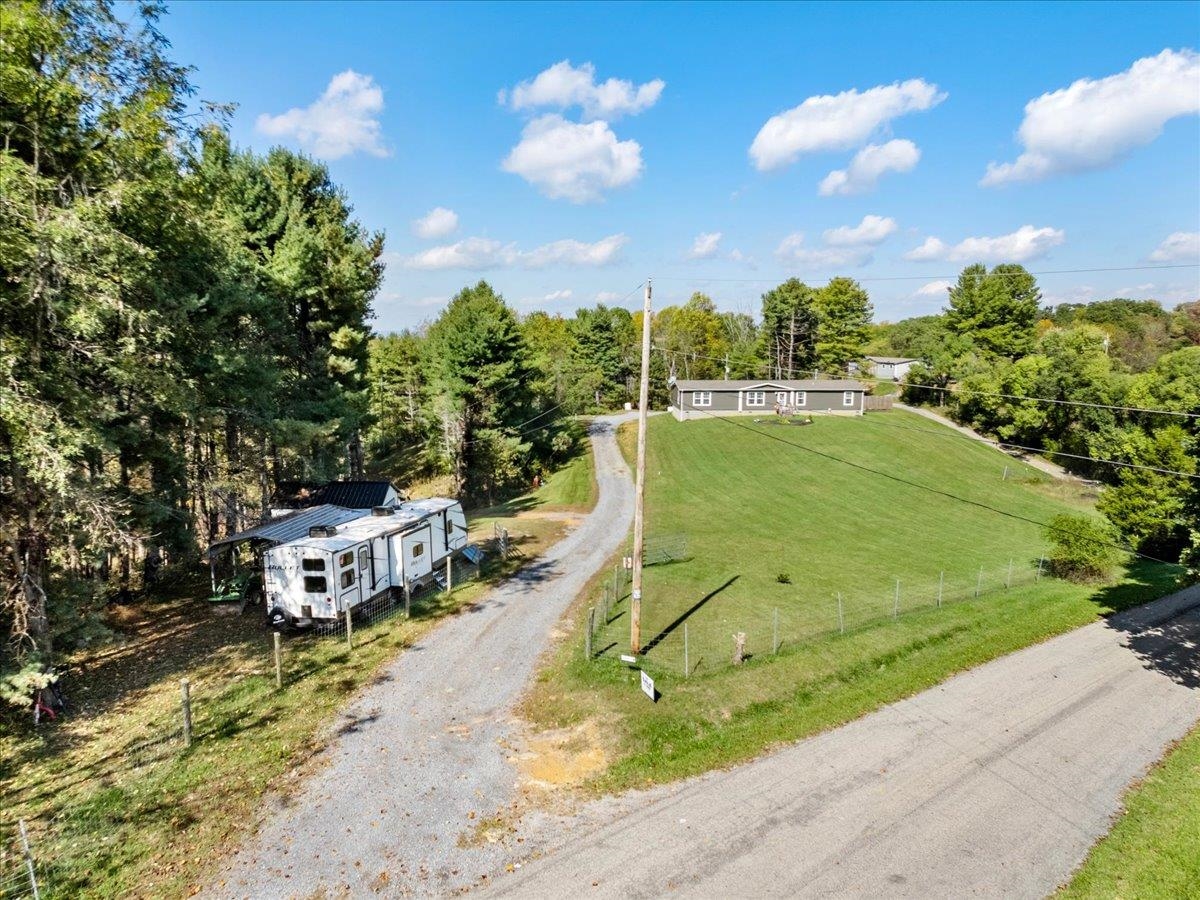 5941 Baptist Hollow Road Hiwassee VA 24347