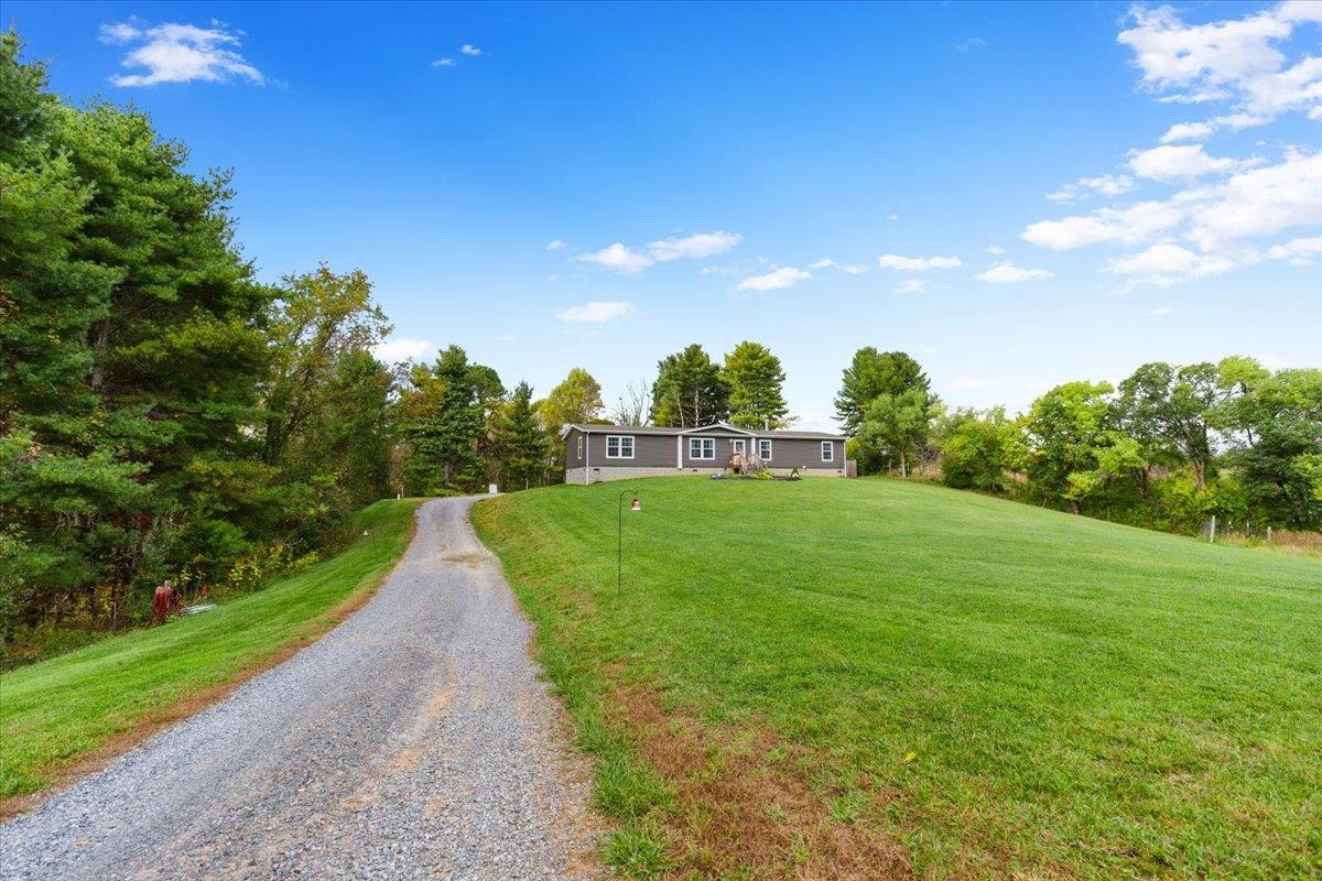 5941 Baptist Hollow Road Hiwassee VA 24347
