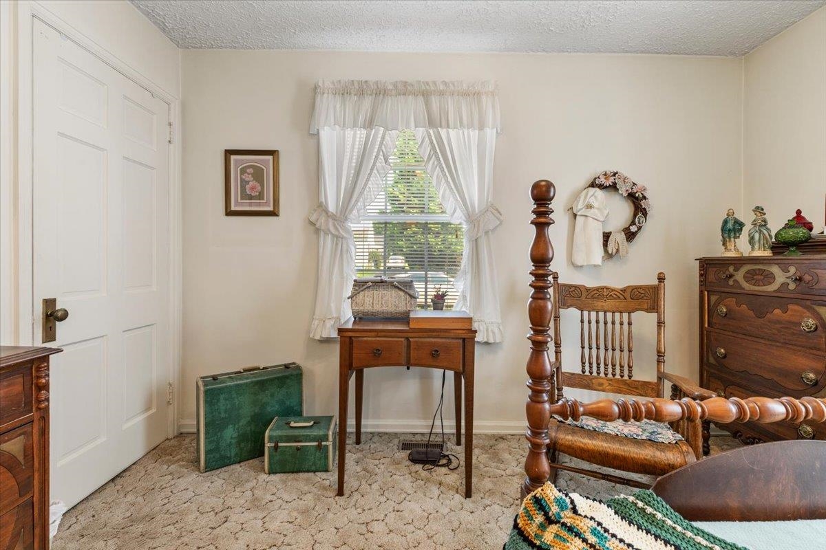 113 Roberta Street Narrows VA 24124