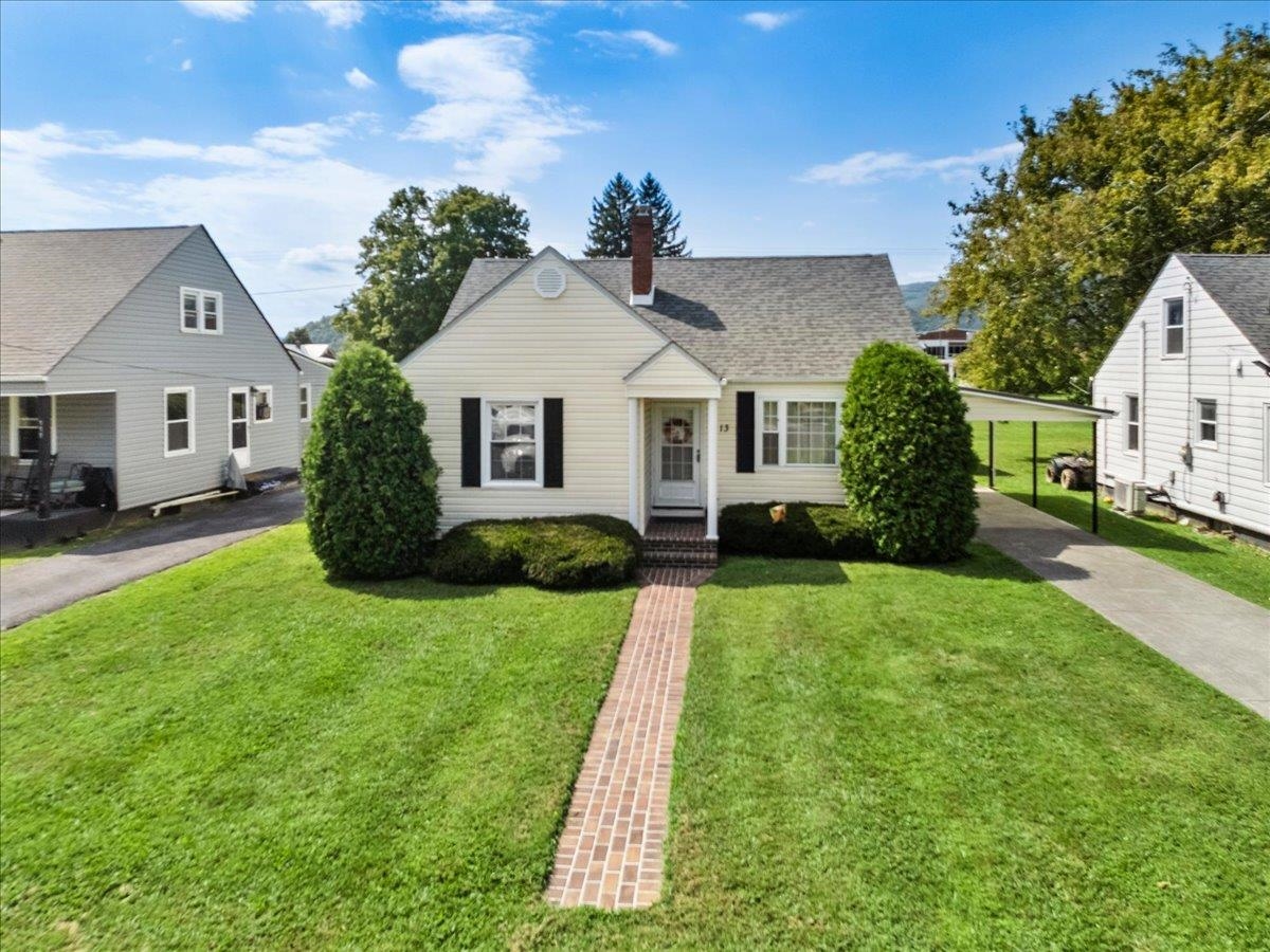 113 Roberta Street Narrows VA 24124
