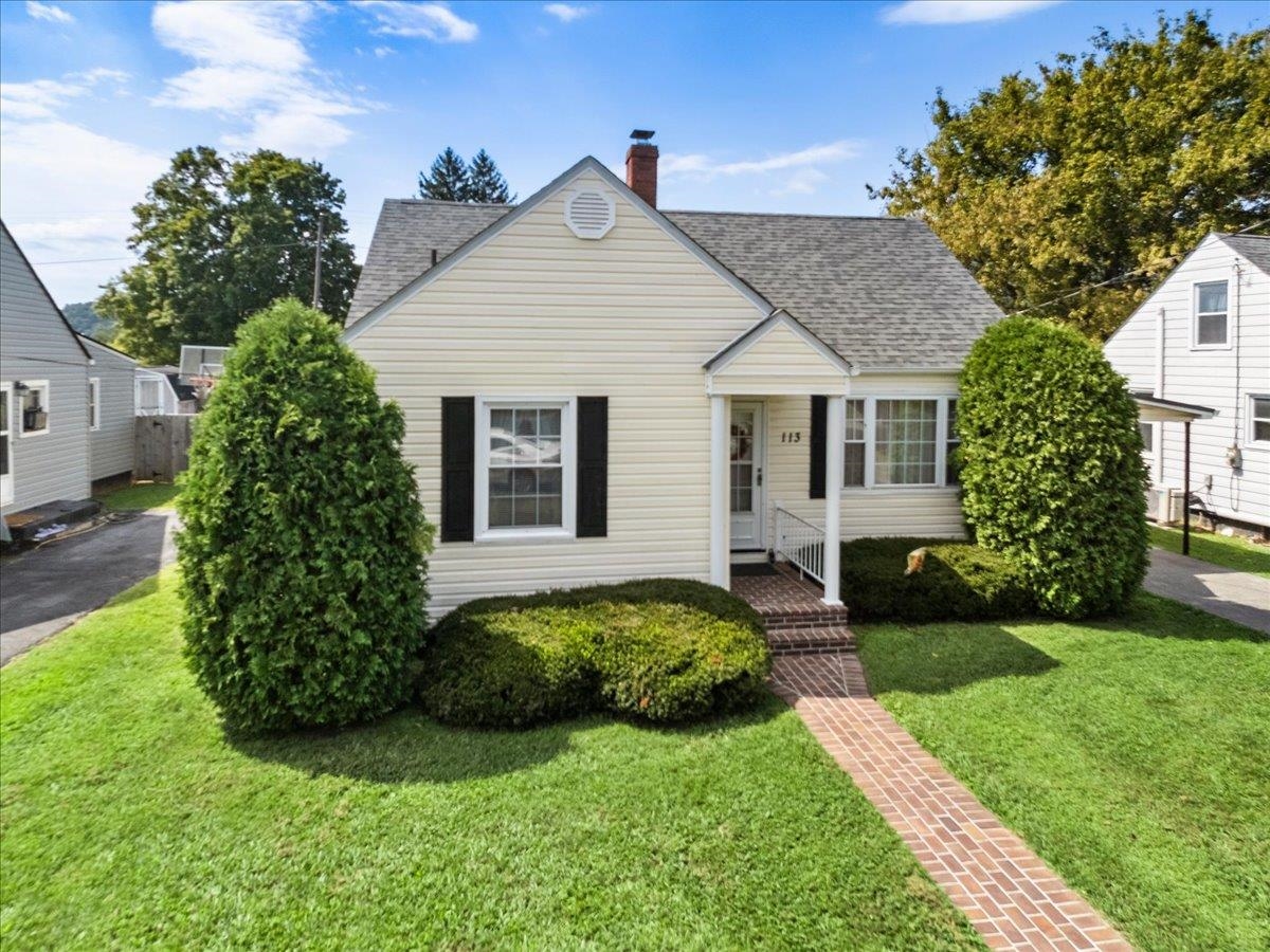113 Roberta Street Narrows VA 24124