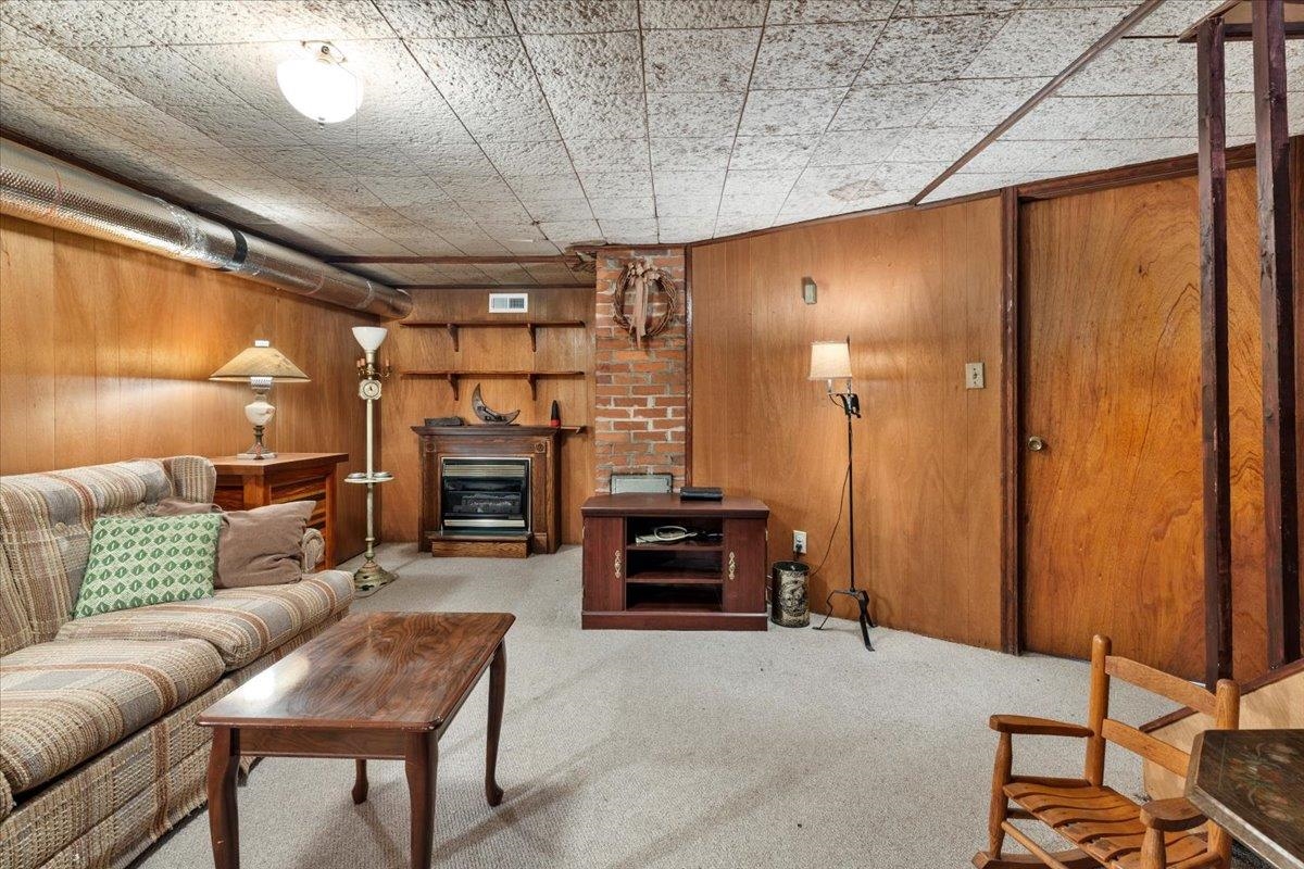 113 Roberta Street Narrows VA 24124